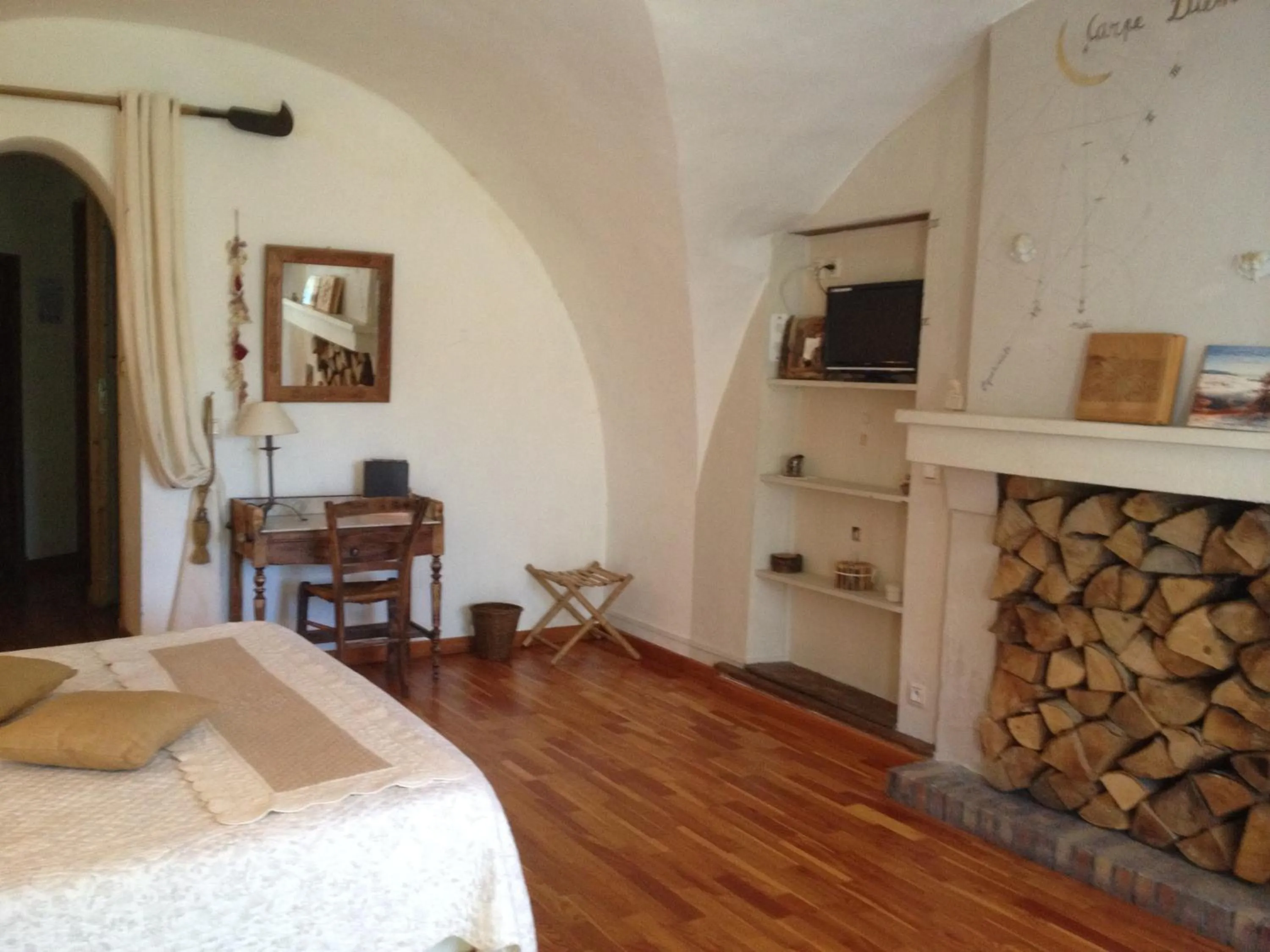 Photo of the whole room in La Pastorale