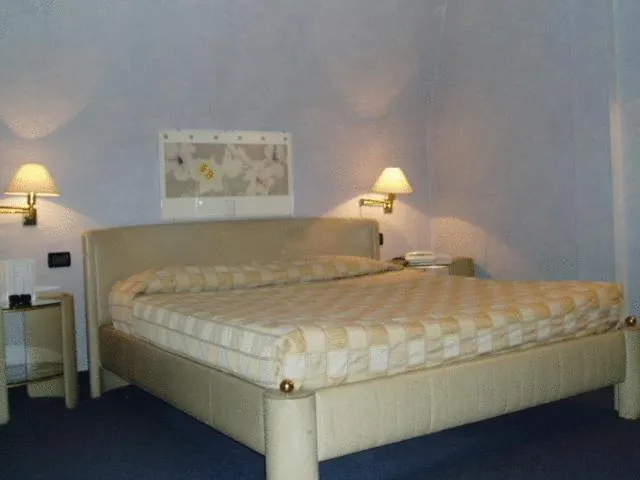 Bed in Hotel Lincoln