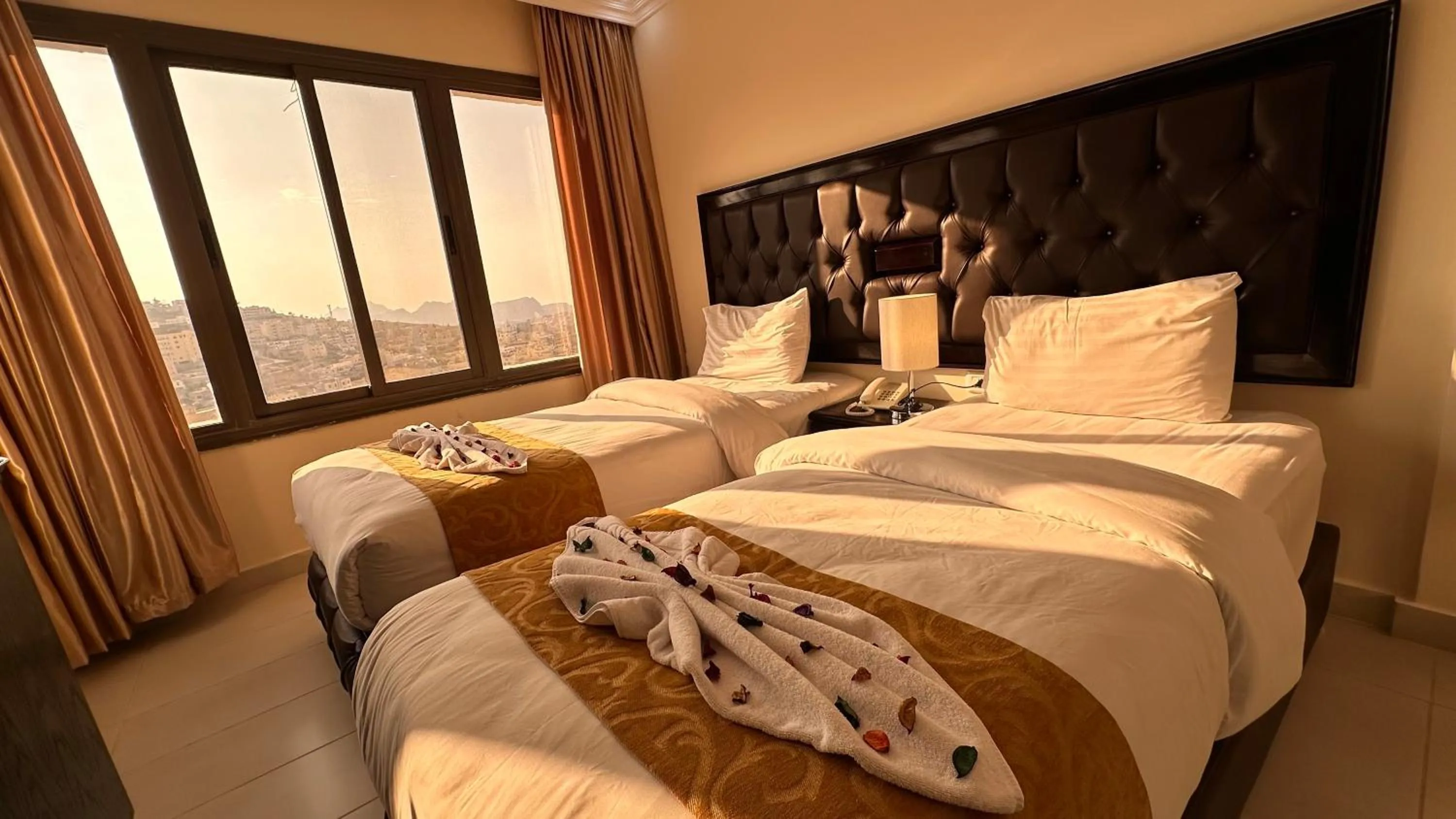 Bedroom, Bed in Sharah Mountains Hotel