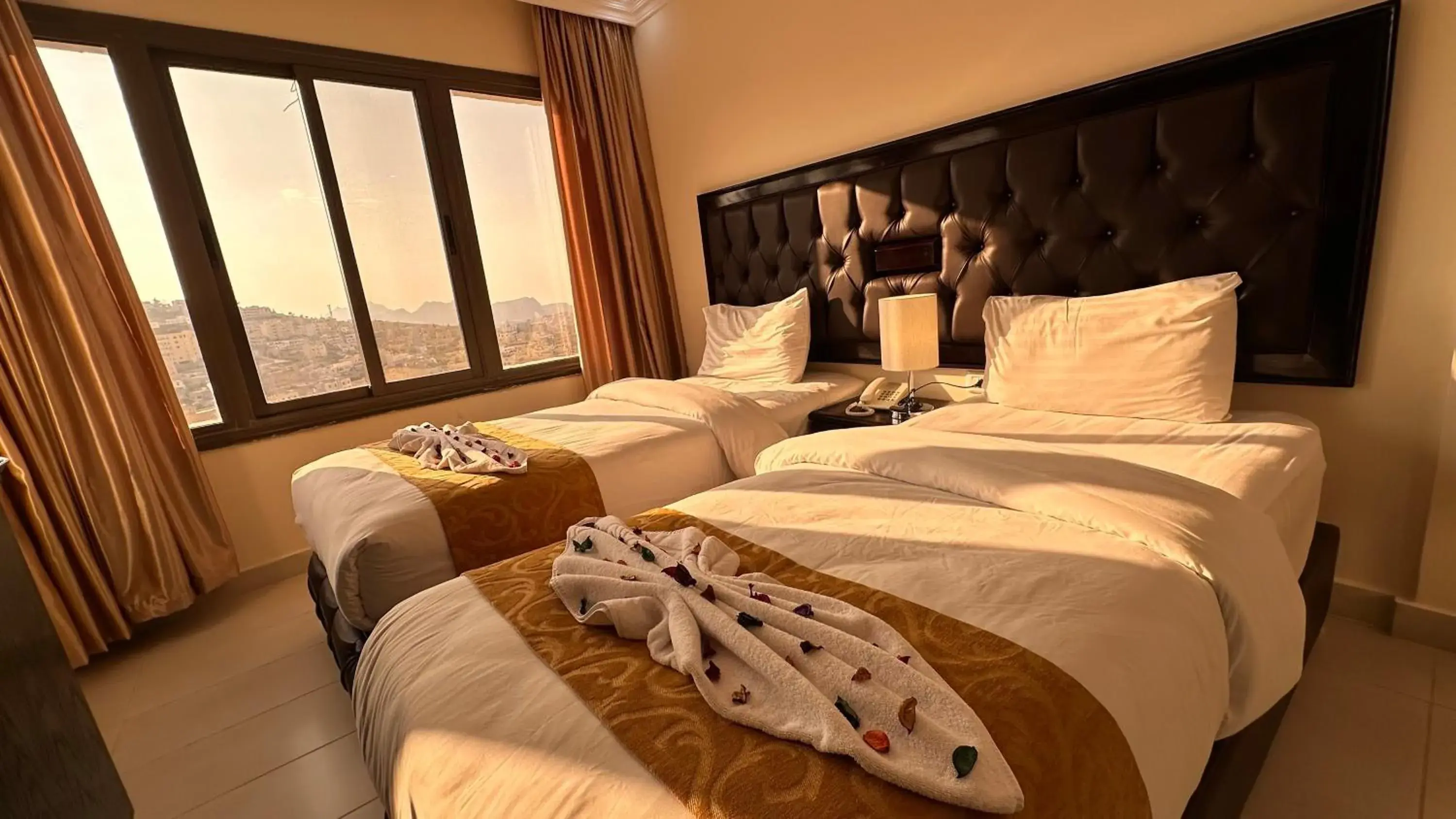 Twin Room in Sharah Mountains Hotel Twin Room in Sharah Mountains Hotel