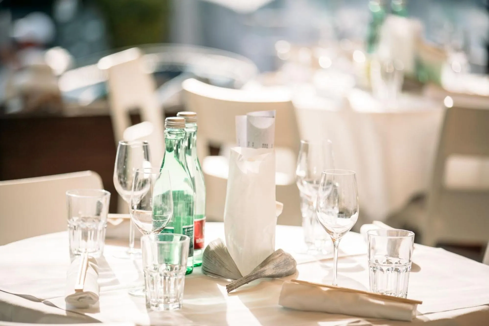 Restaurant/places to eat in Hotel Parks