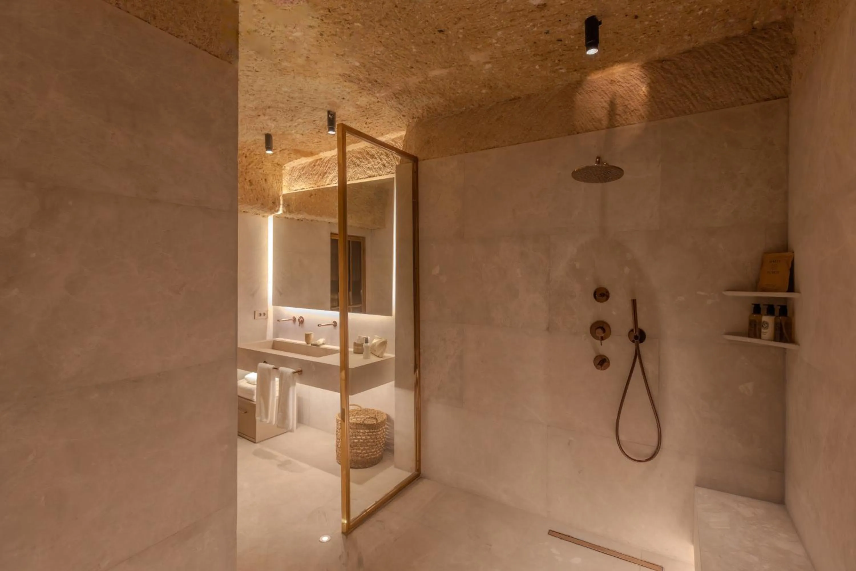 Shower in Avantgarde Refined Caves Of Cappadocia
