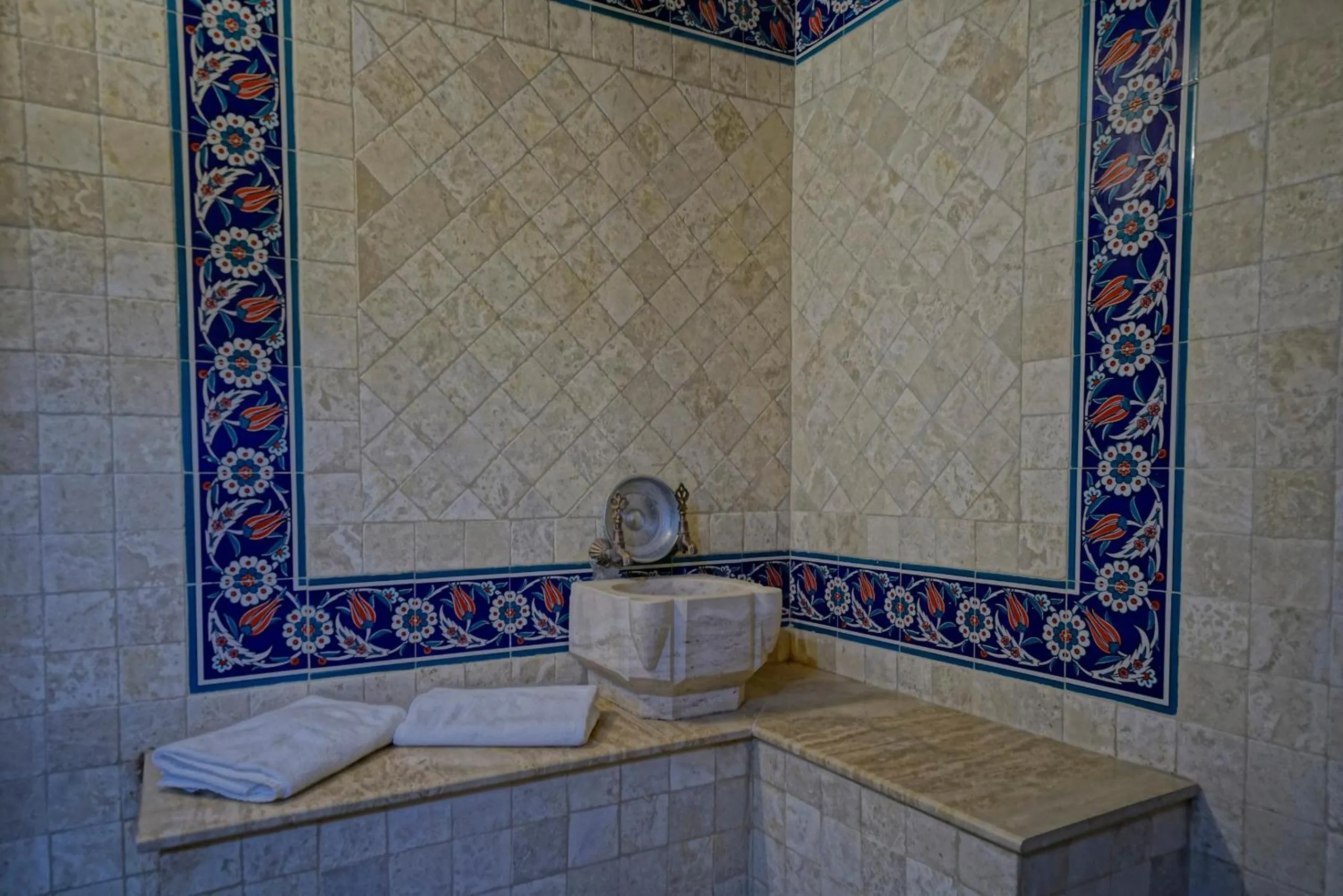 Bathroom in Holiday Cave Hotel