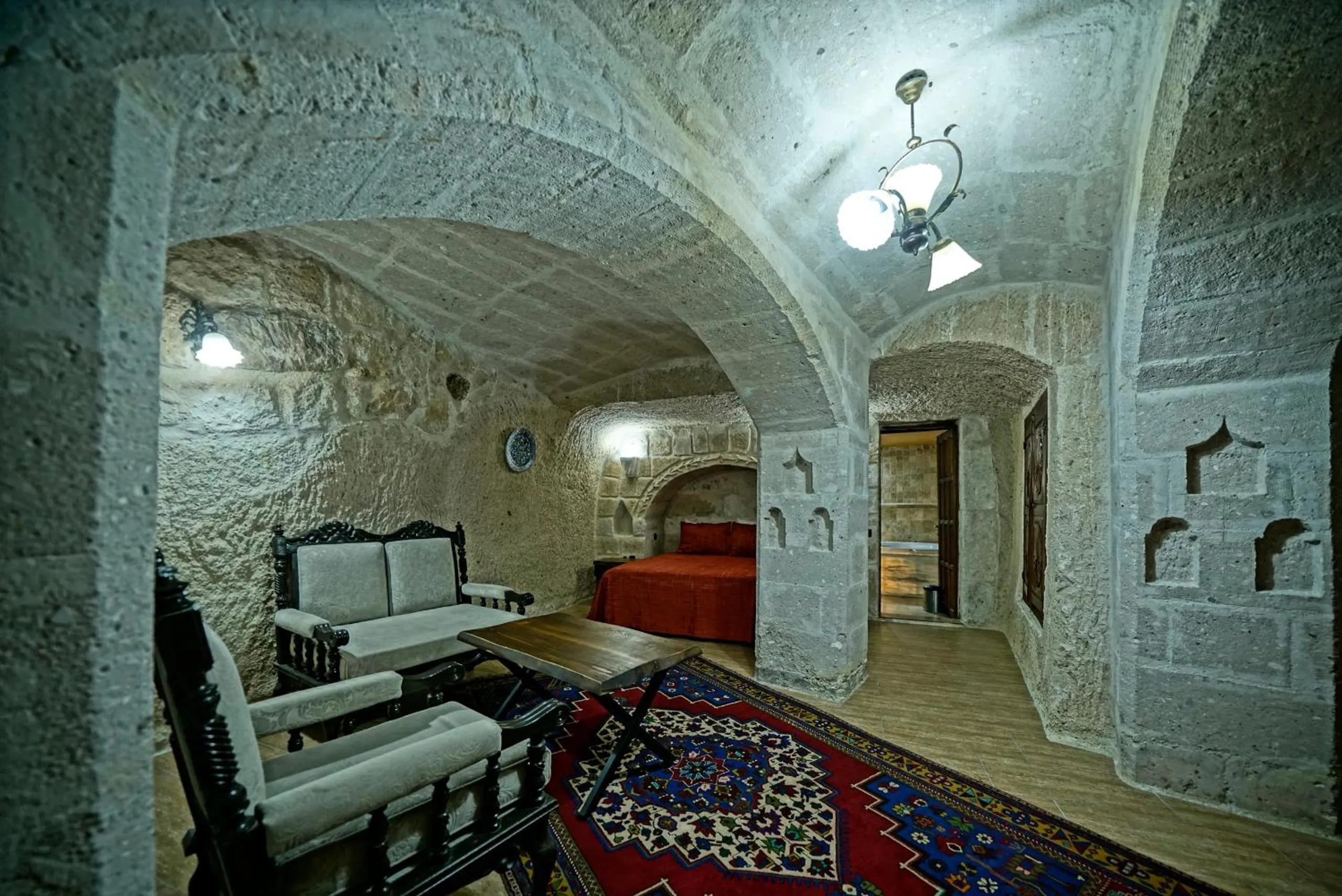 Photo of the whole room, Bed in Holiday Cave Hotel