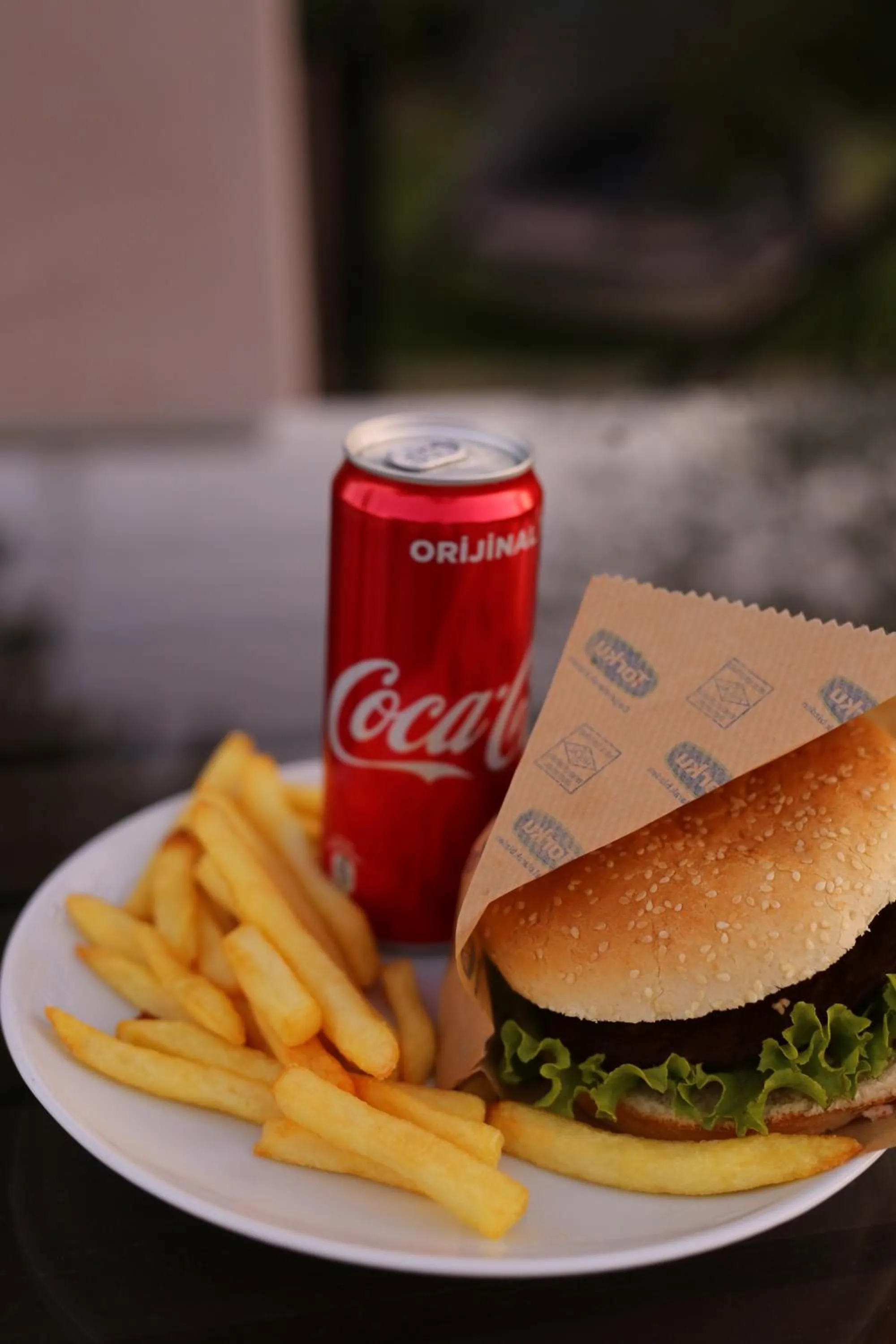 Restaurant/places to eat in Holiday Cave Hotel