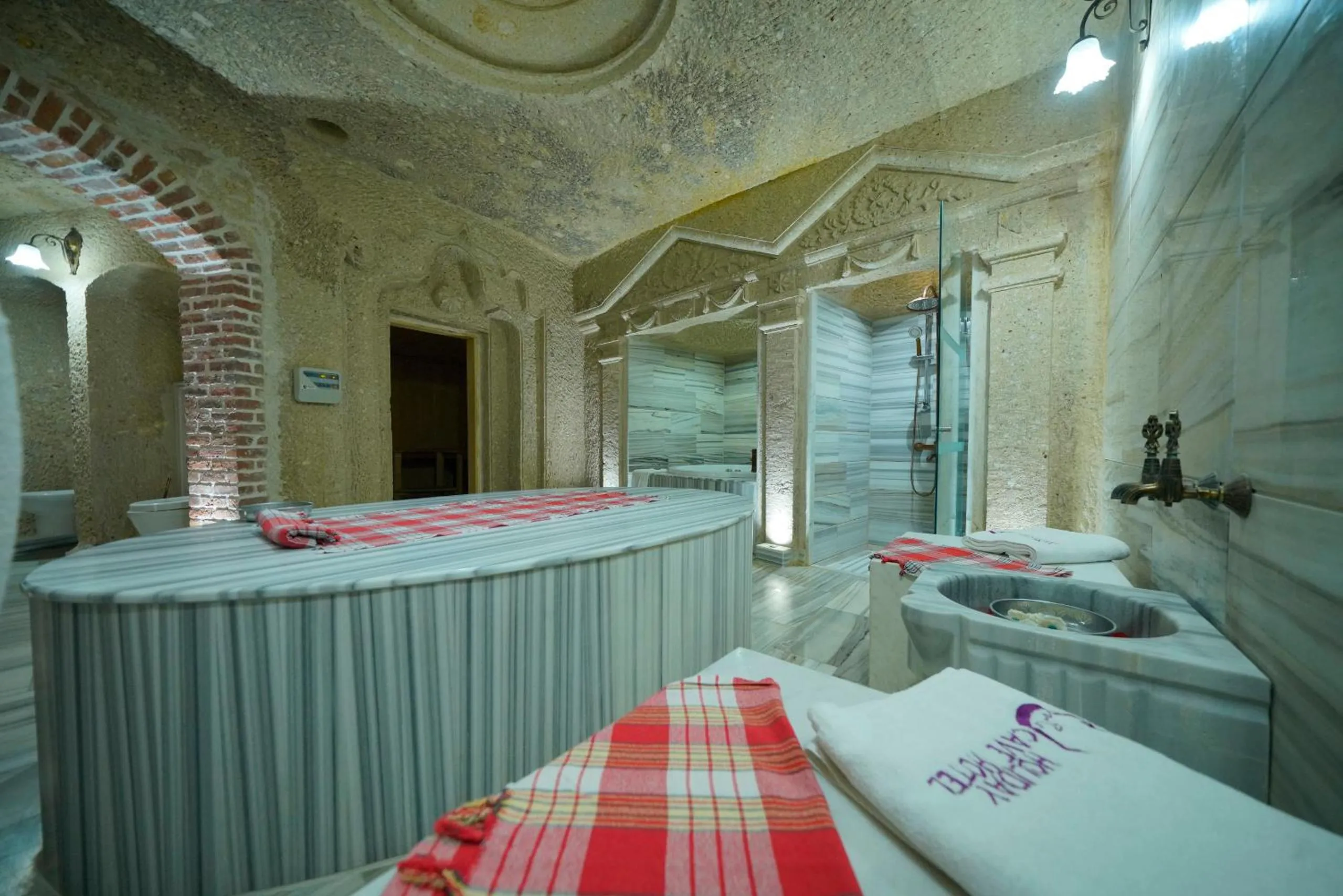 Bathroom in Holiday Cave Hotel