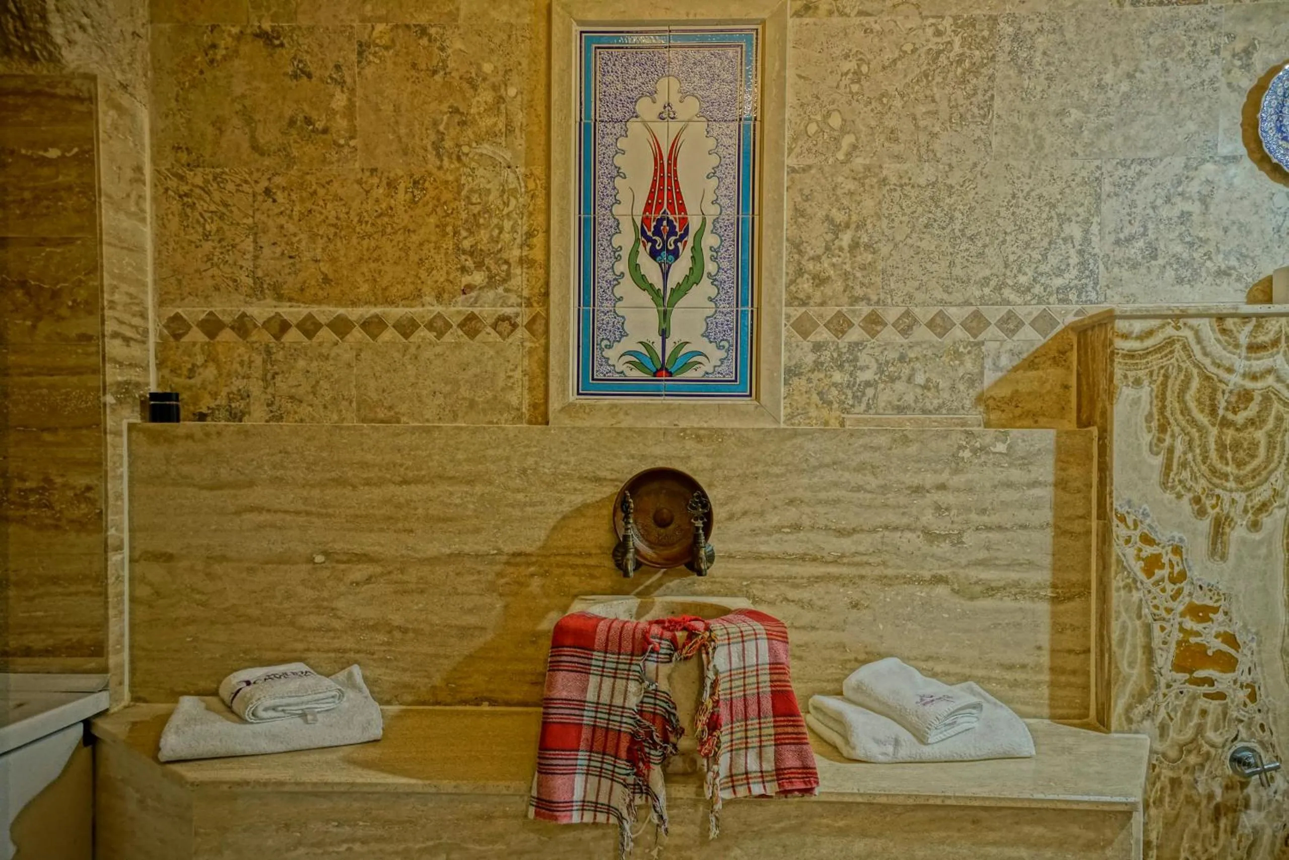 towels in Holiday Cave Hotel