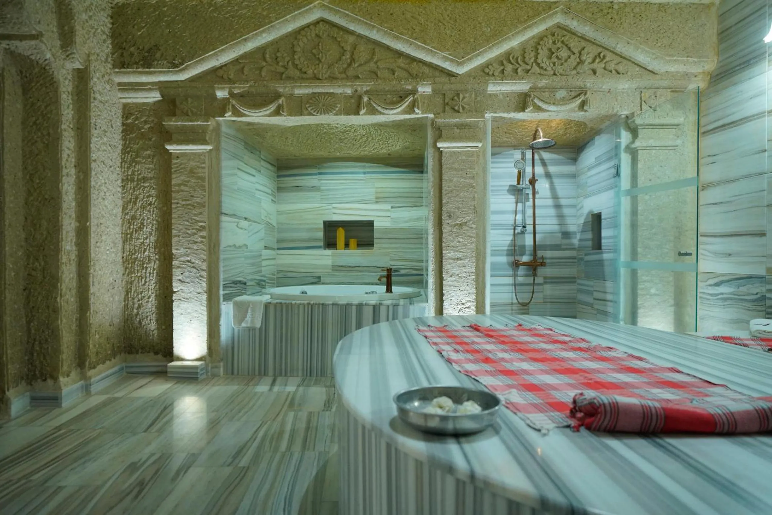 Bathroom in Holiday Cave Hotel