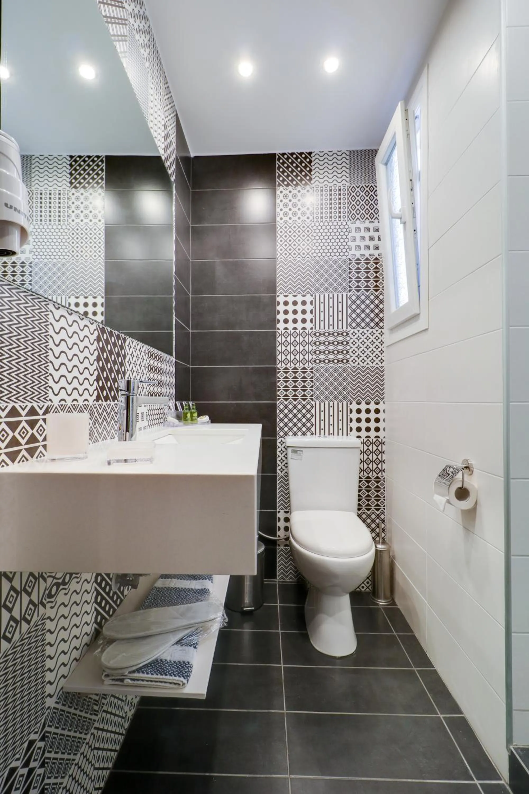 Bathroom in Athens Comfort