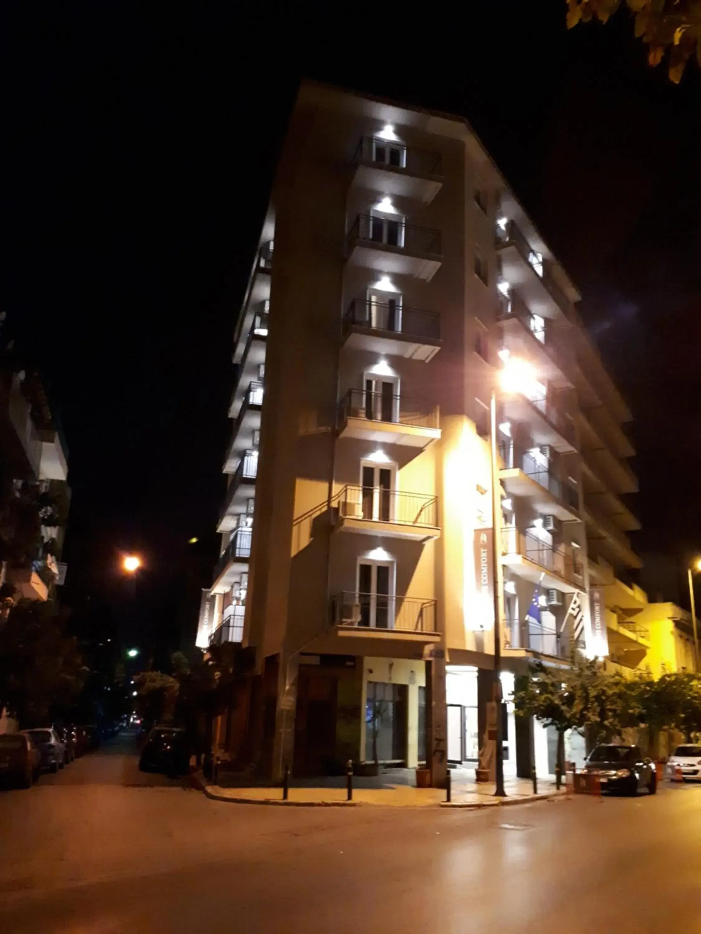 Property building in Athens Comfort Property building in Athens Comfort