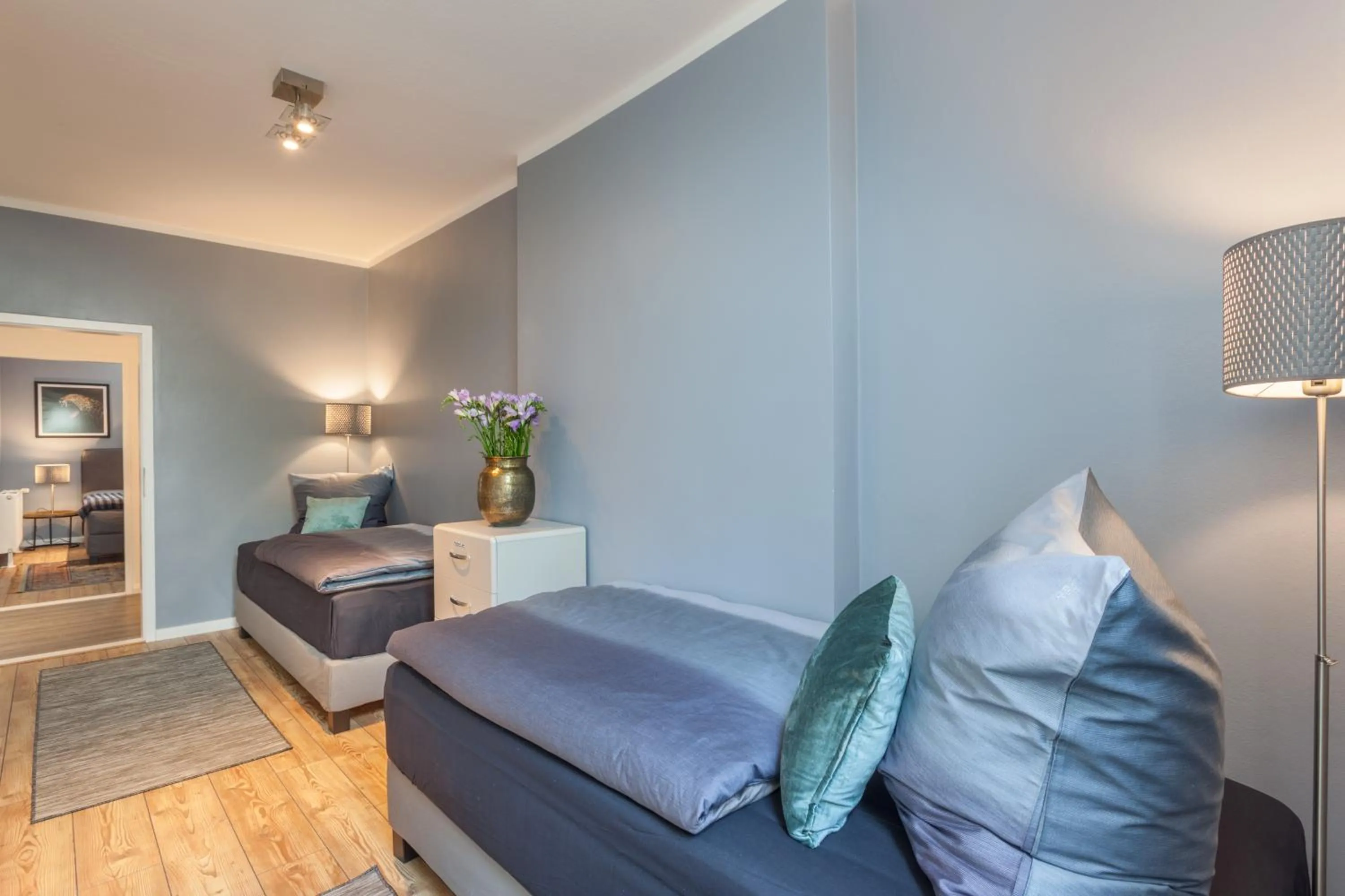 Bedroom, Bed in The Paul II - stylish & central 3 BR apartment, group & family friendly, 4- 6 Guests