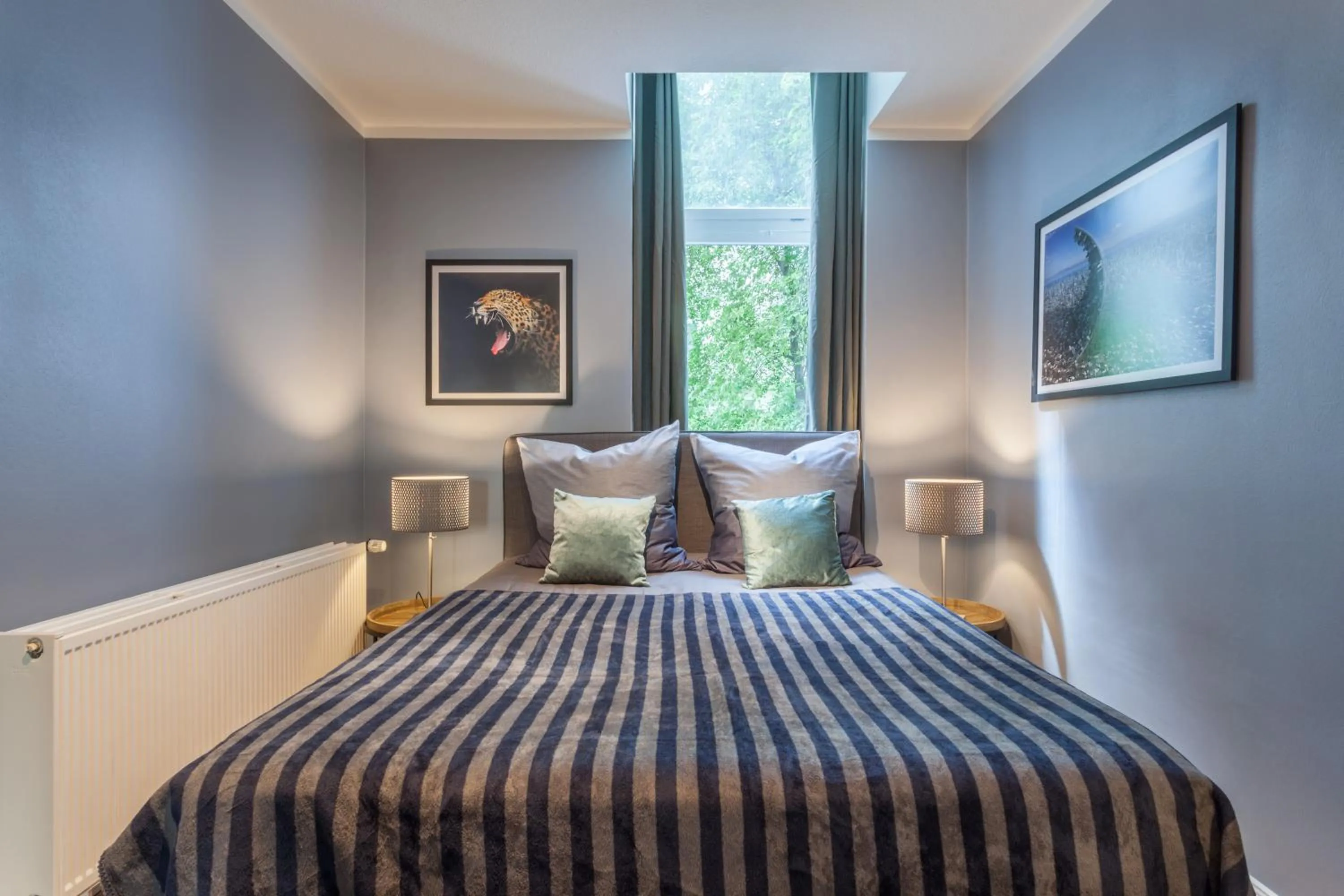Bedroom, Bed in The Paul II - stylish & central 3 BR apartment, group & family friendly, 4- 6 Guests