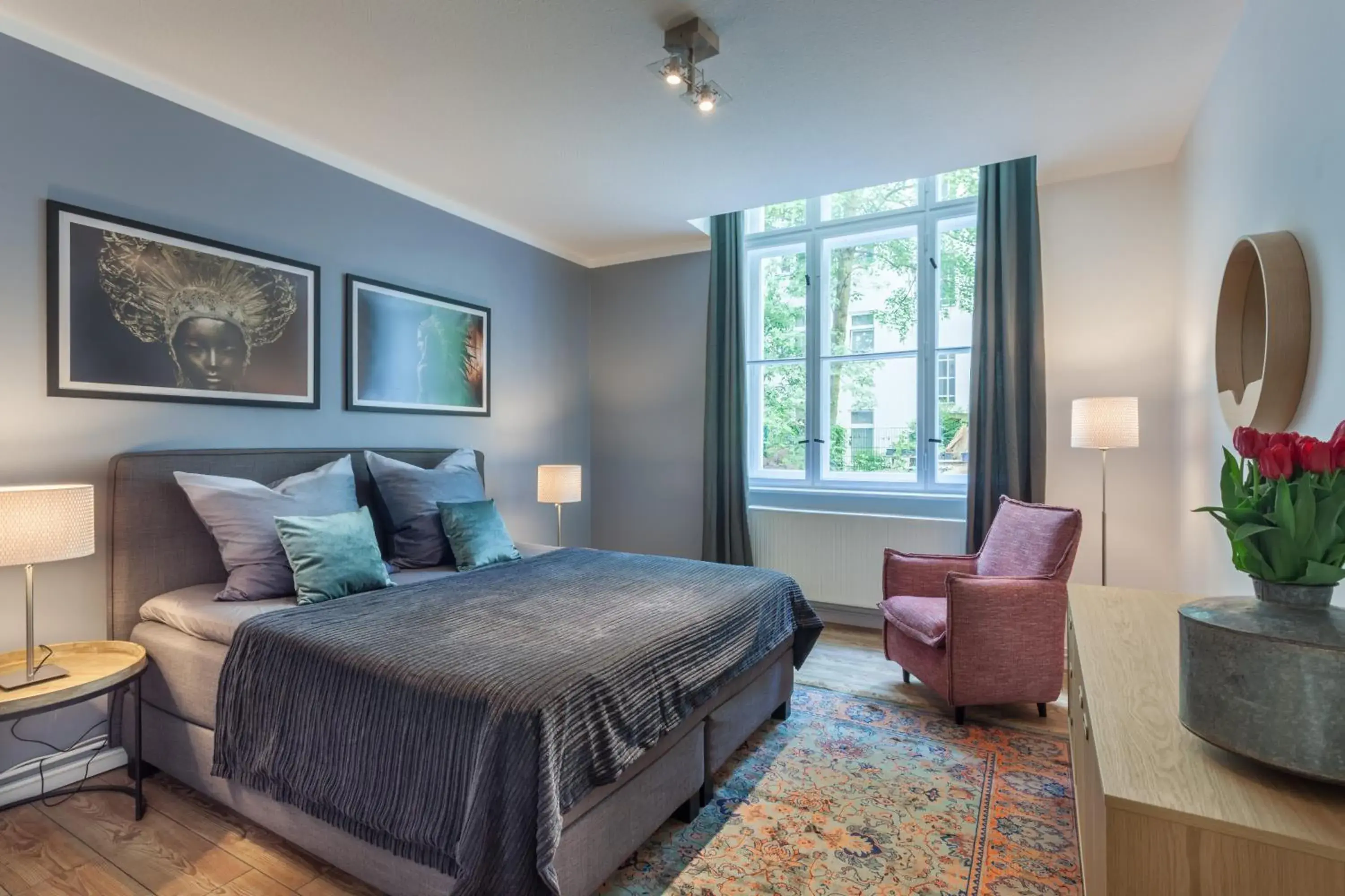 The Paul II - stylish & central 3 BR apartment, group & family friendly, 4- 6 Guests The Paul II - stylish & central 3 BR apartment, group & family friendly, 4- 6 Guests