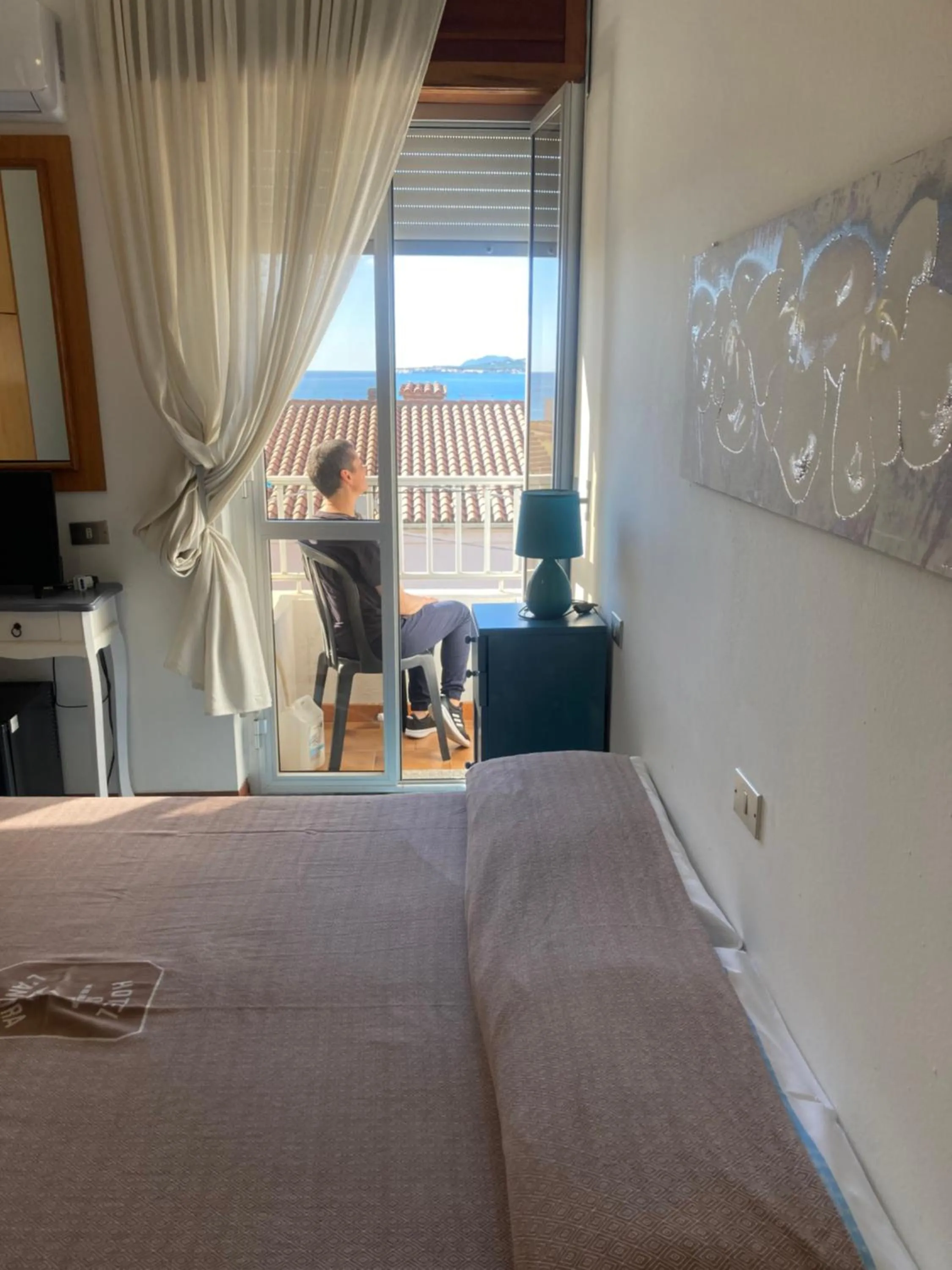 Small Double Room in Hotel L'Ancora