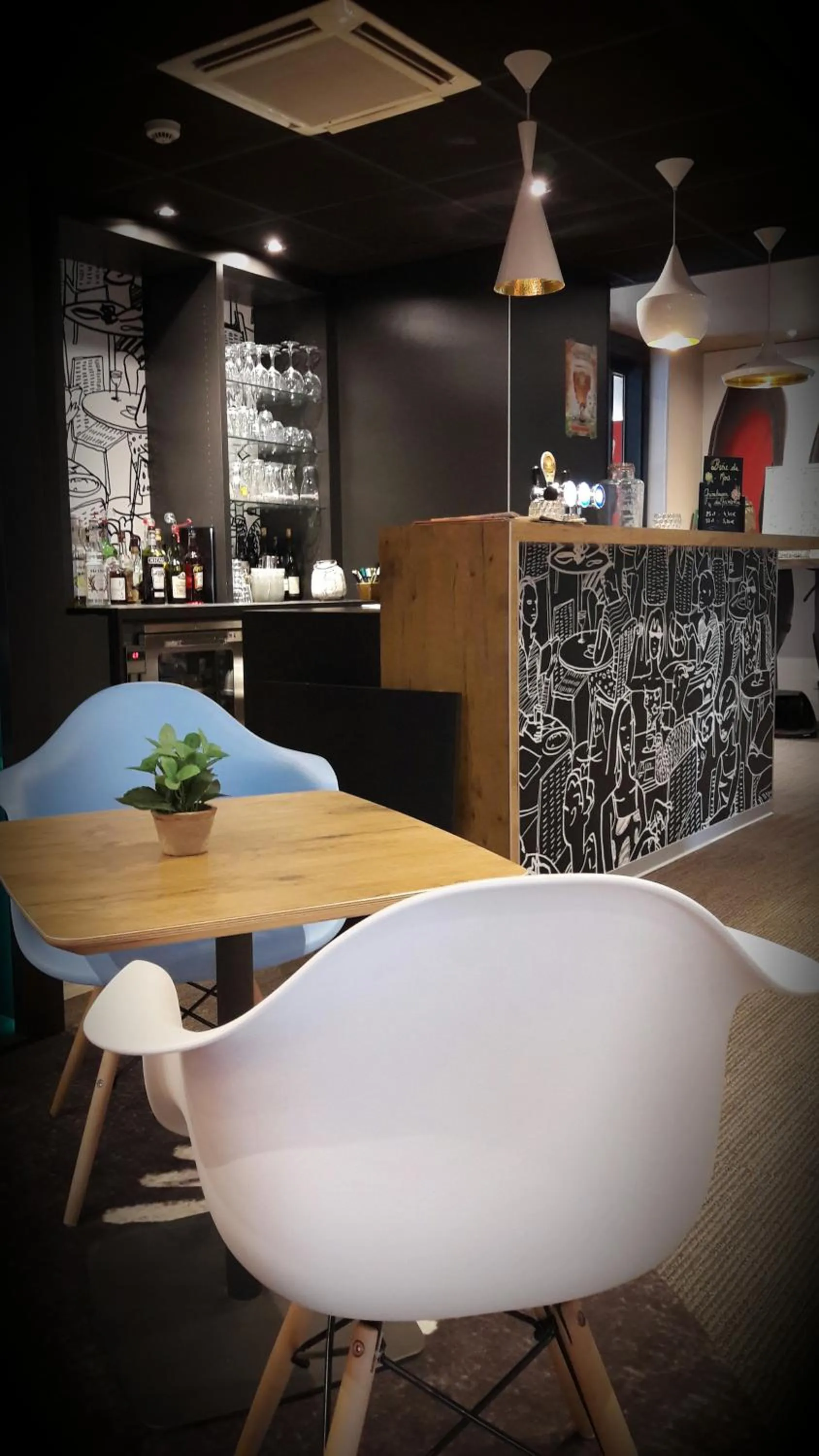 Lounge or bar in Hôtel Baudouin