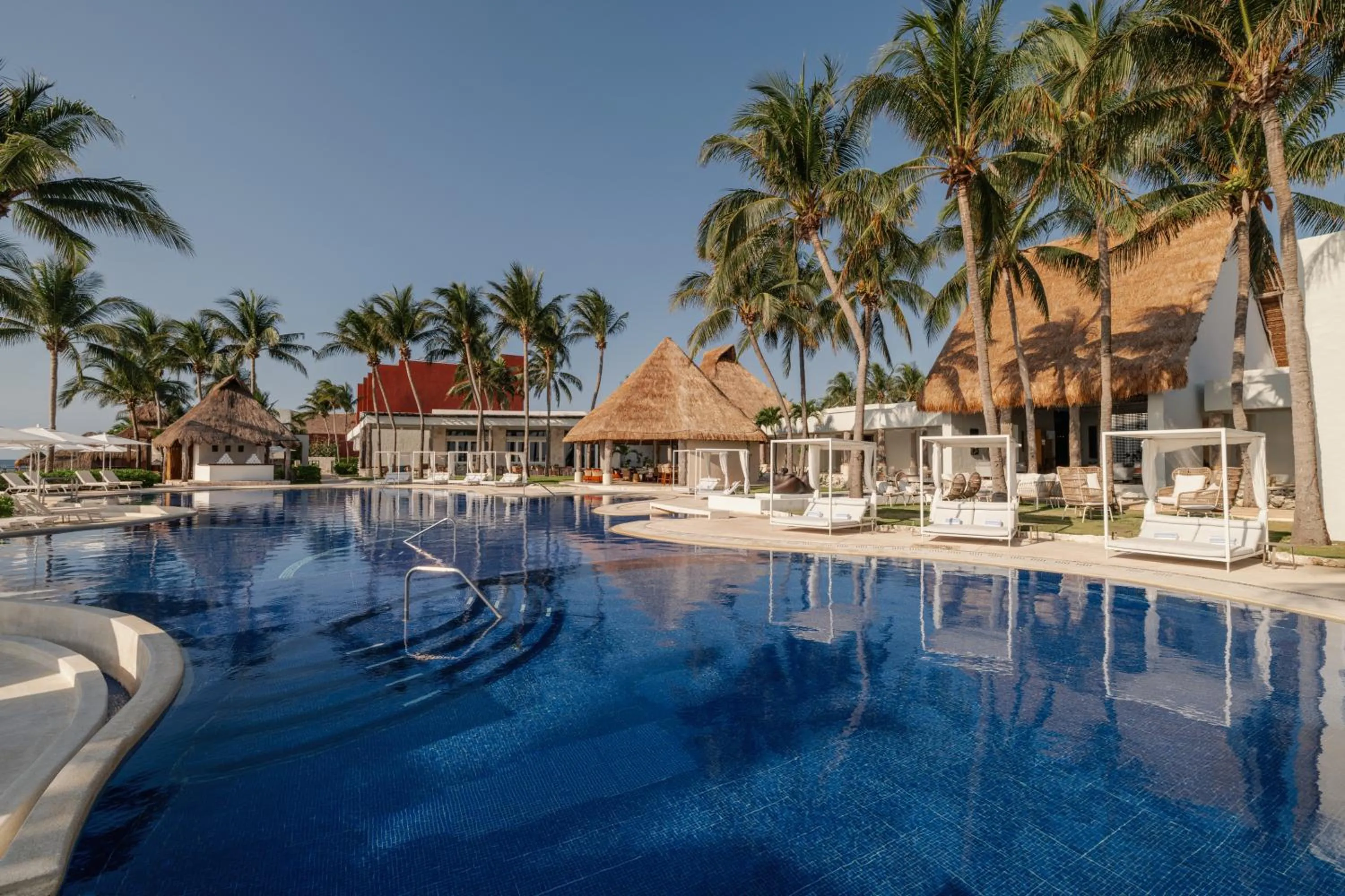 Swimming pool in Paraiso de la Bonita Adult All-Inclusive, Member of Royalton Reserve Collection
