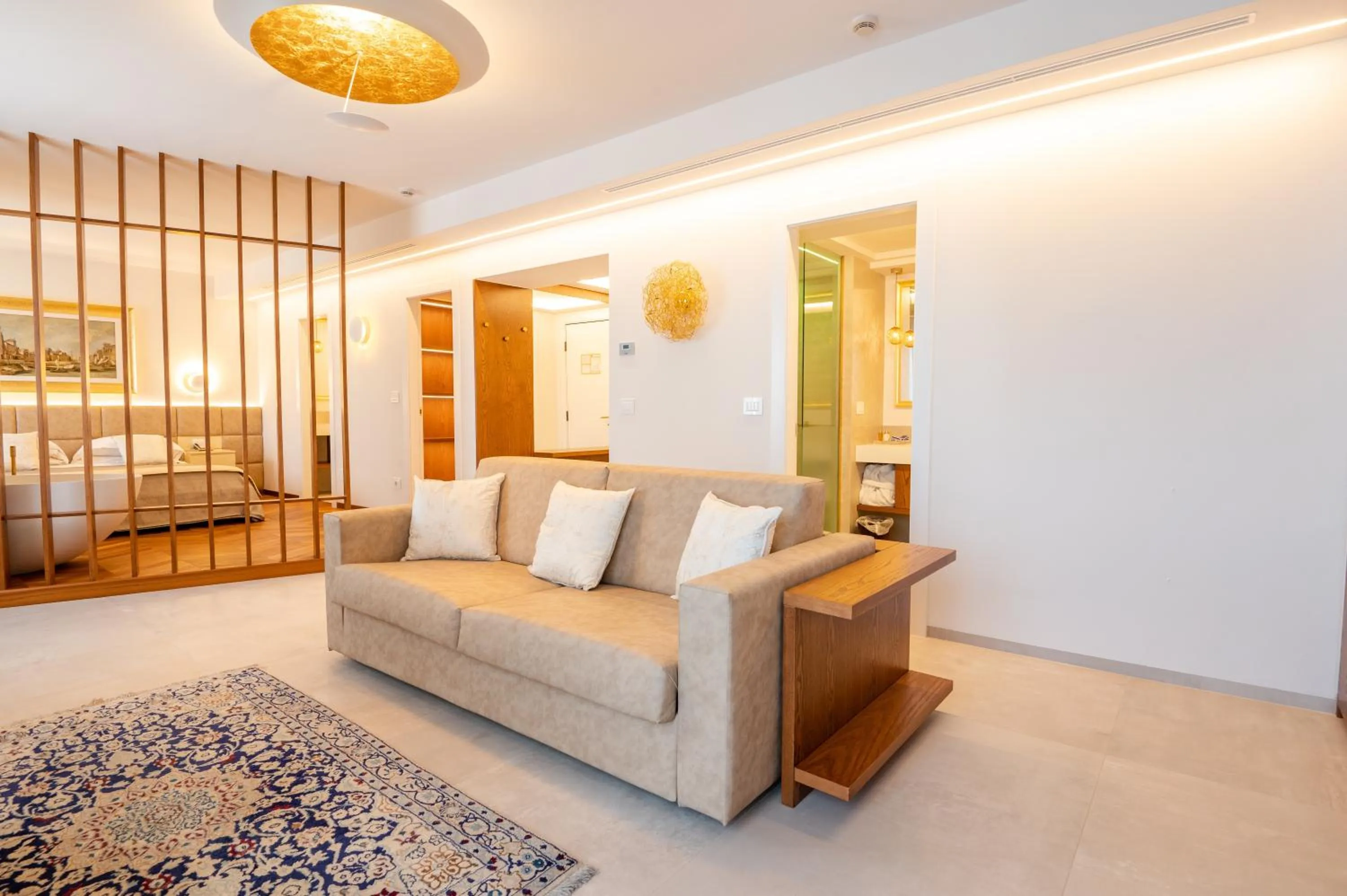 Living room, Bed in Pizzomunno Vieste Palace Hotel