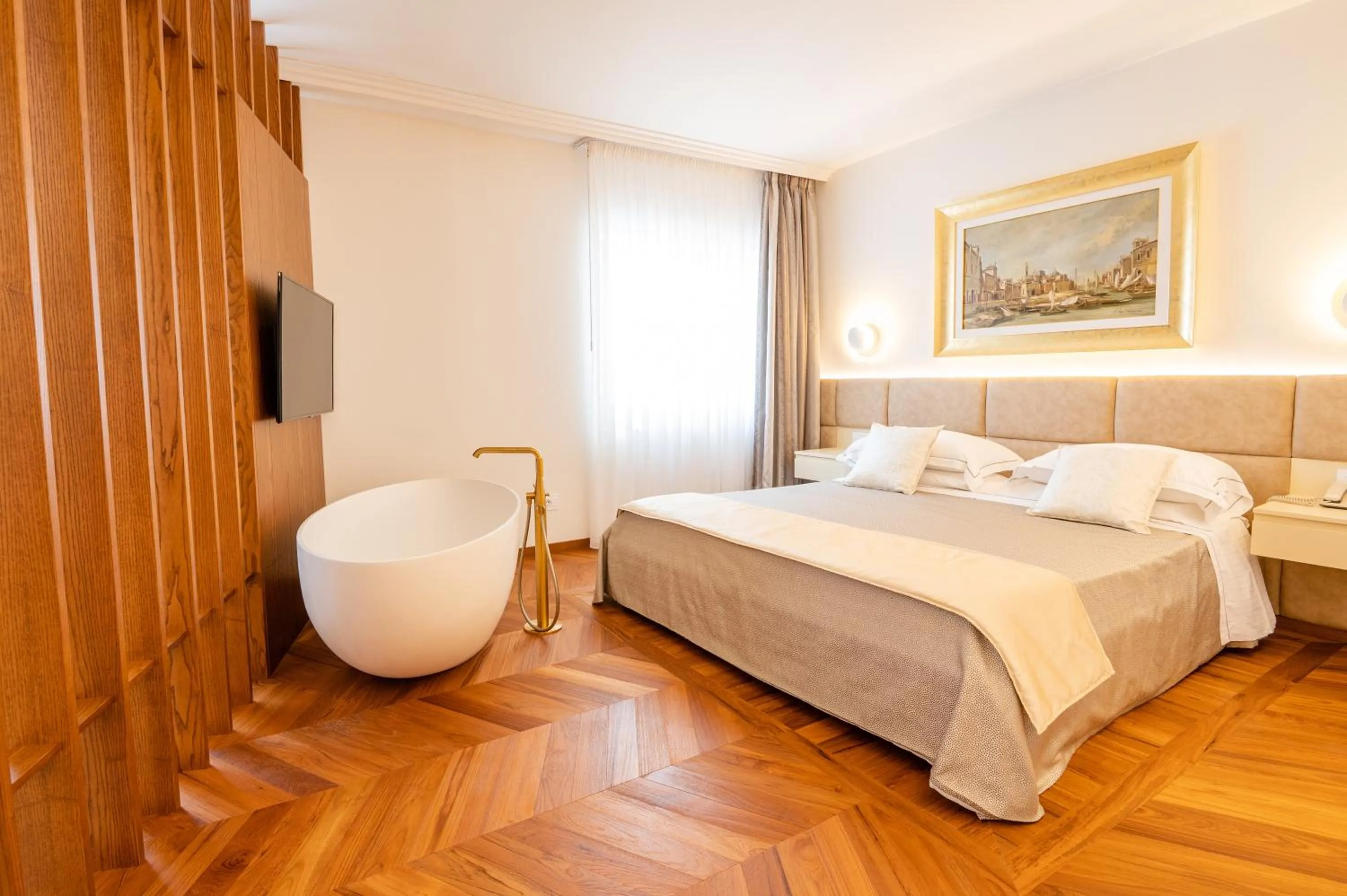 Photo of the whole room, Bed in Pizzomunno Vieste Palace Hotel