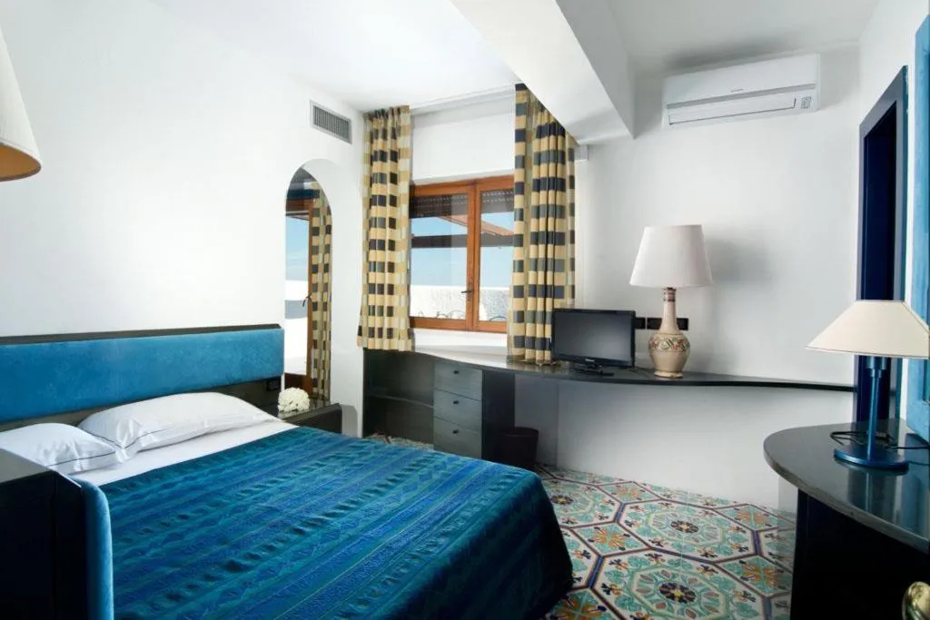 Photo of the whole room, Bed in Pizzomunno Vieste Palace Hotel