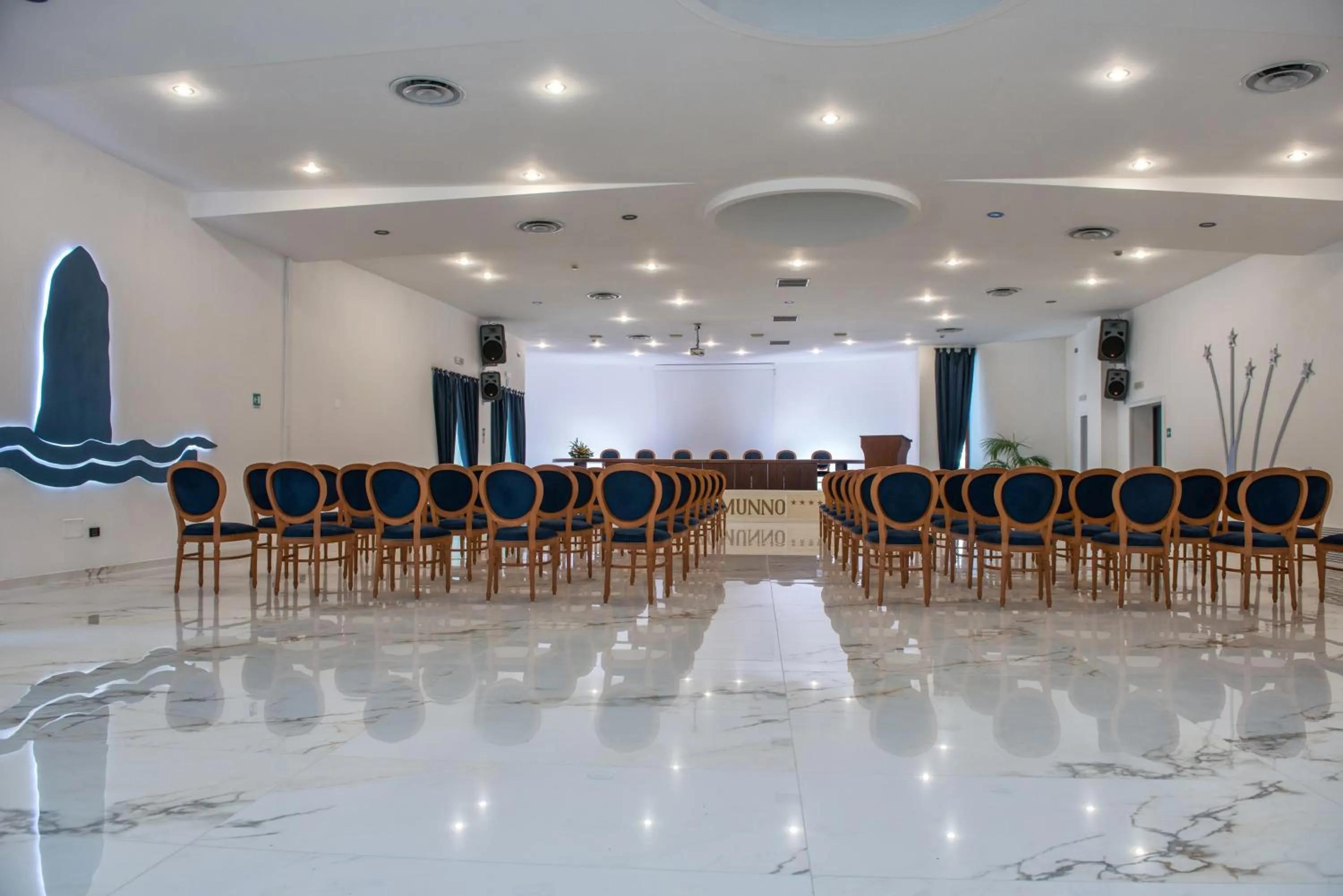 Meeting/conference room in Pizzomunno Vieste Palace Hotel