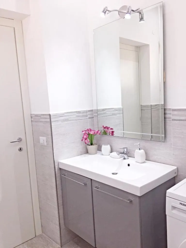 Bathroom in Vesuvio House appartamento indipendente e centrale