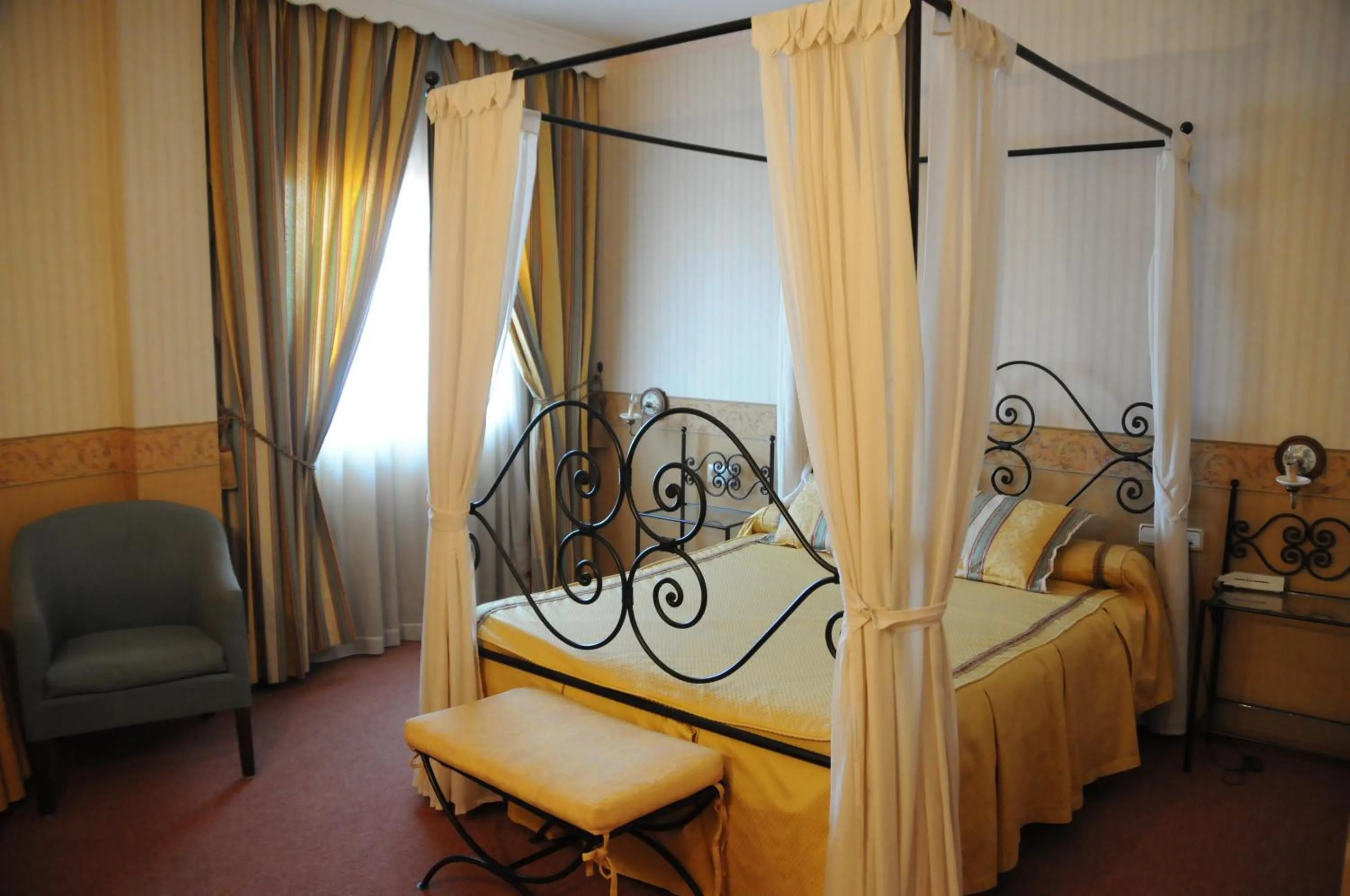 Photo of the whole room in Hotel Las Yucas