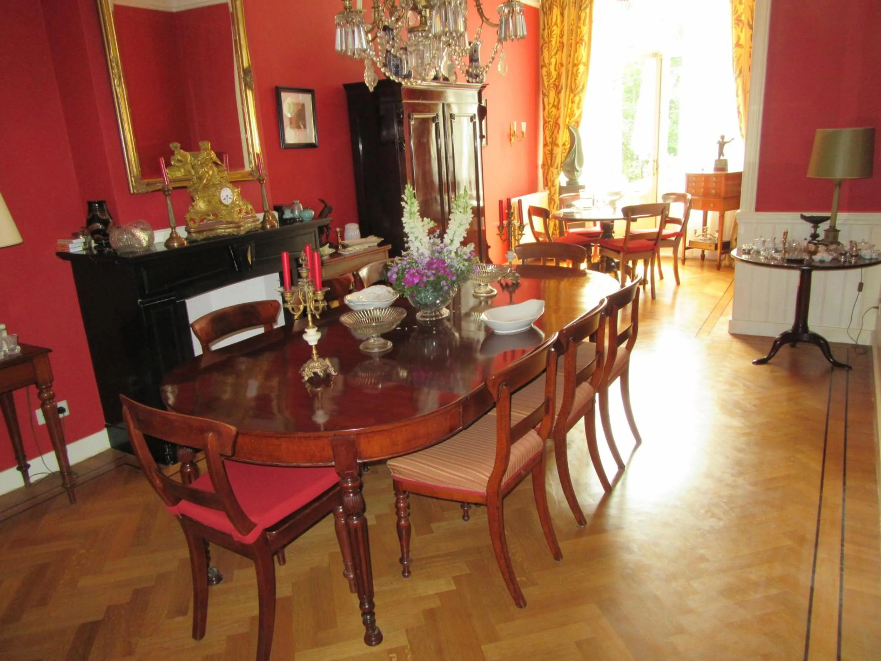 Restaurant/places to eat in Emma's B&B