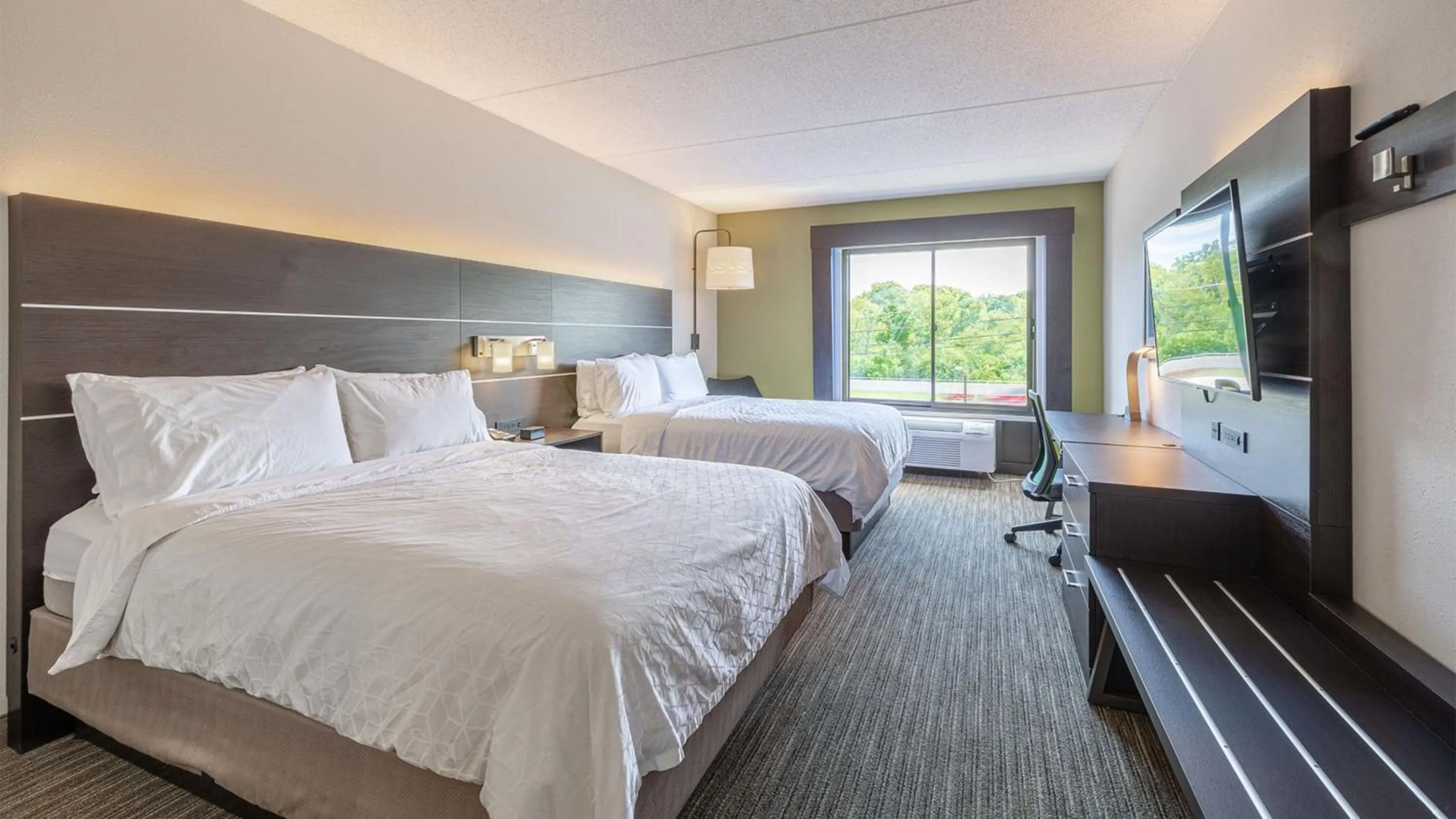 Photo of the whole room, Bed in Holiday Inn Express & Suites - Prospect Heights by IHG