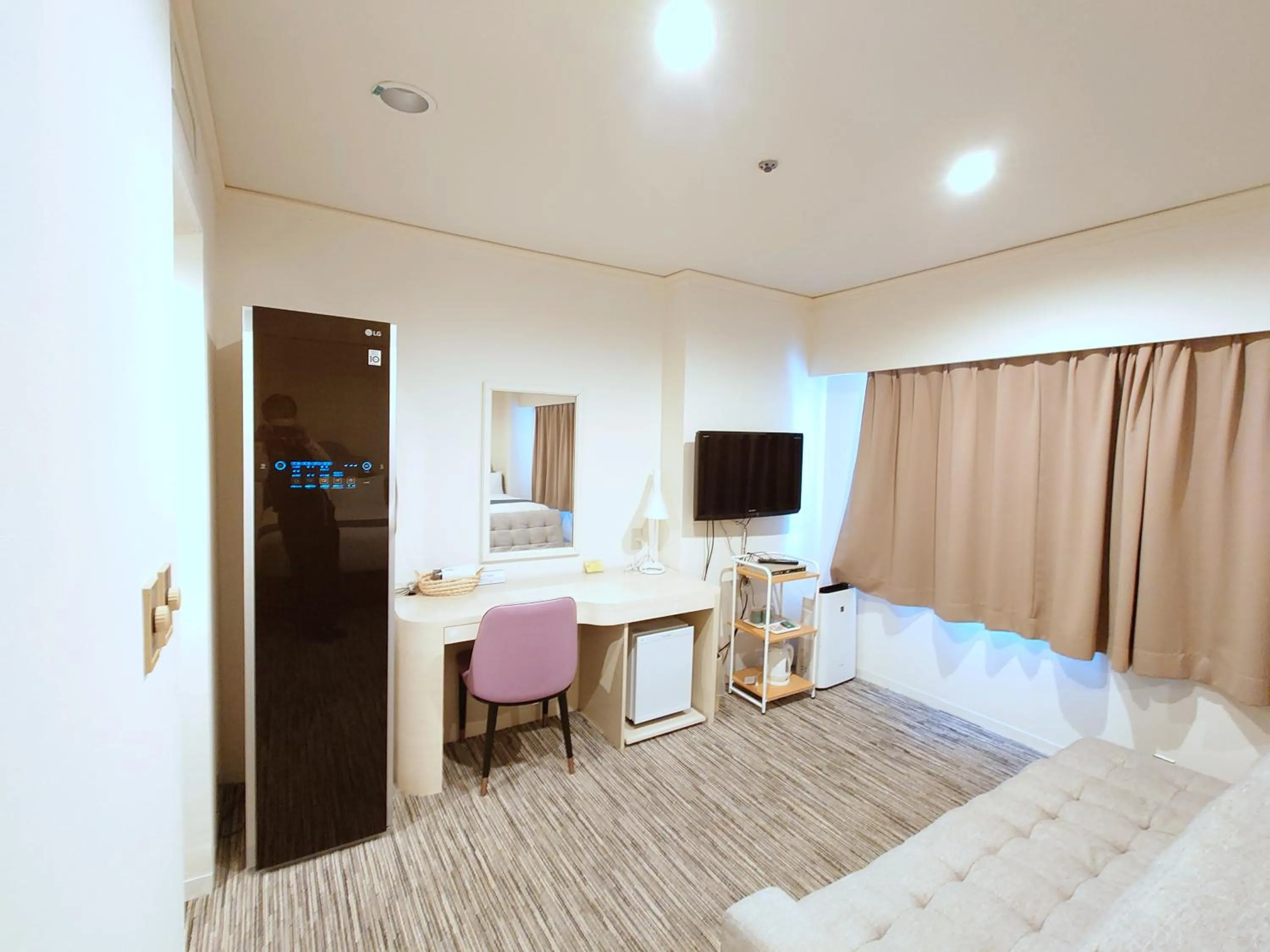 Communal lounge/ TV room in Hotel Montoview Yonezawa