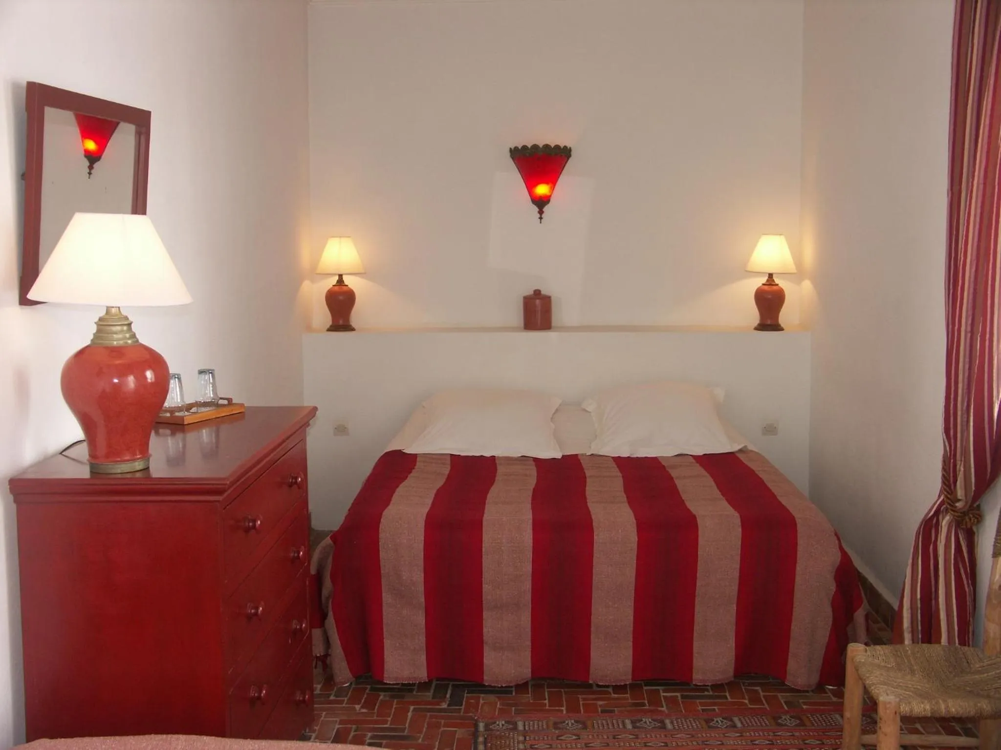 Photo of the whole room, Bed in Dar Ness