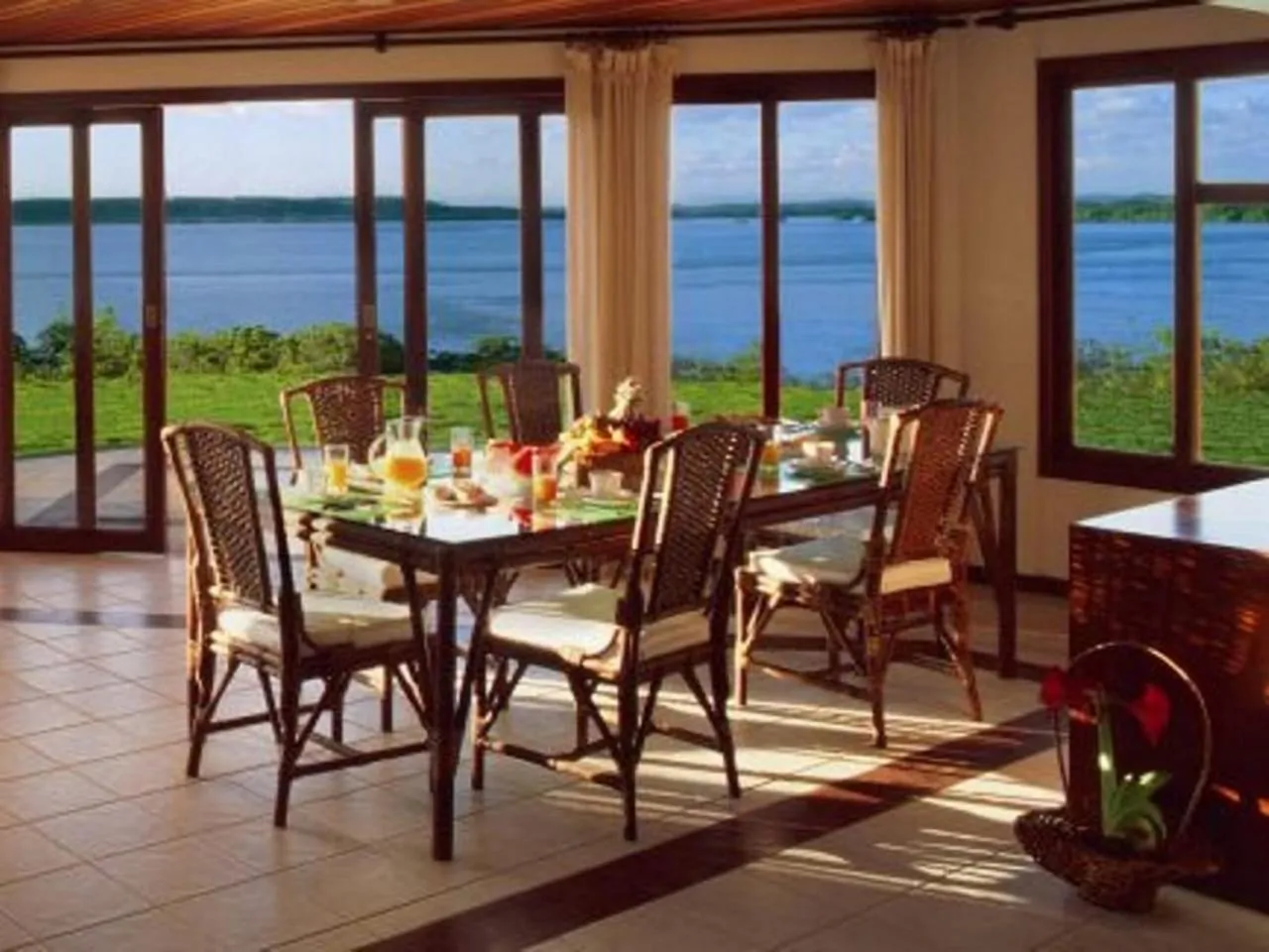 Dining area in Lagoa Eco Village