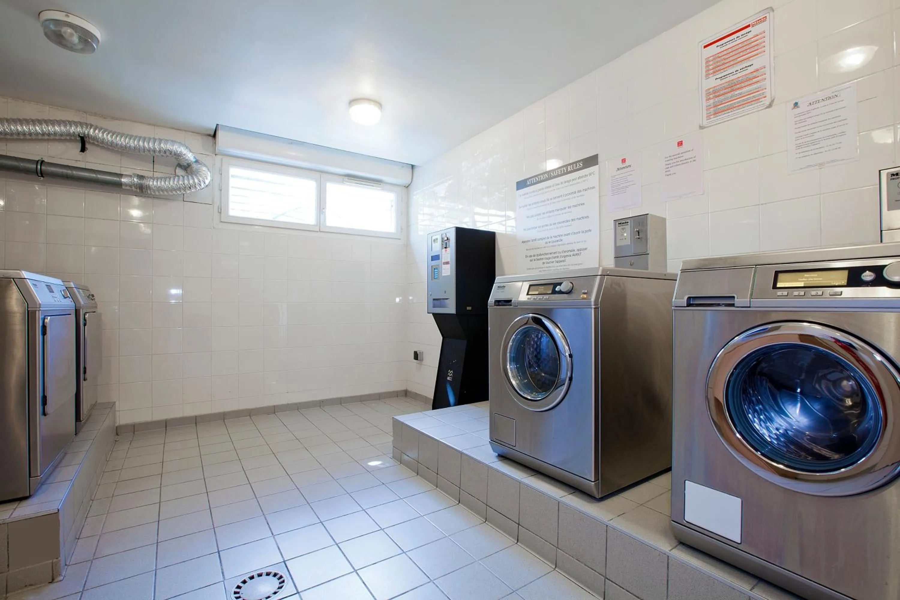 Area and facilities in Séjours & Affaires Paris-Nanterre