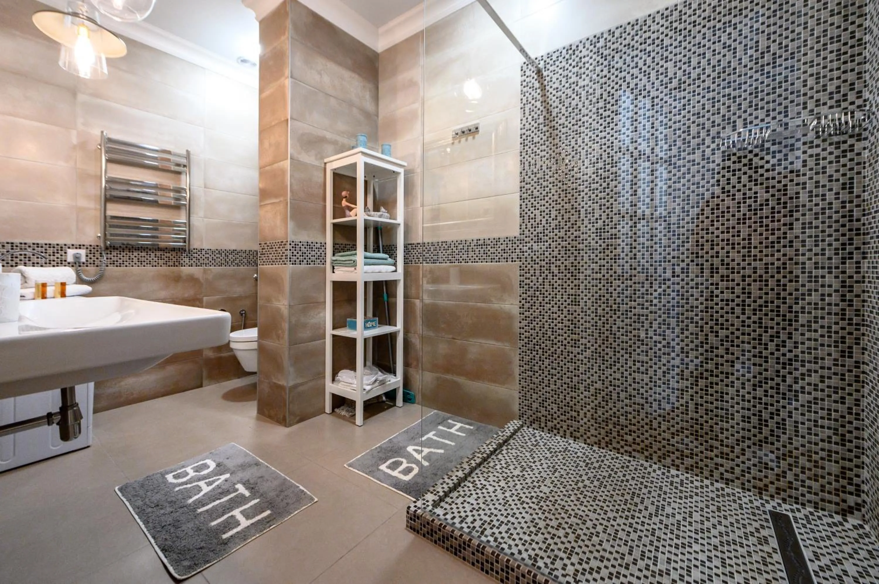 Shower in Arkadia Plaza Design Apartment