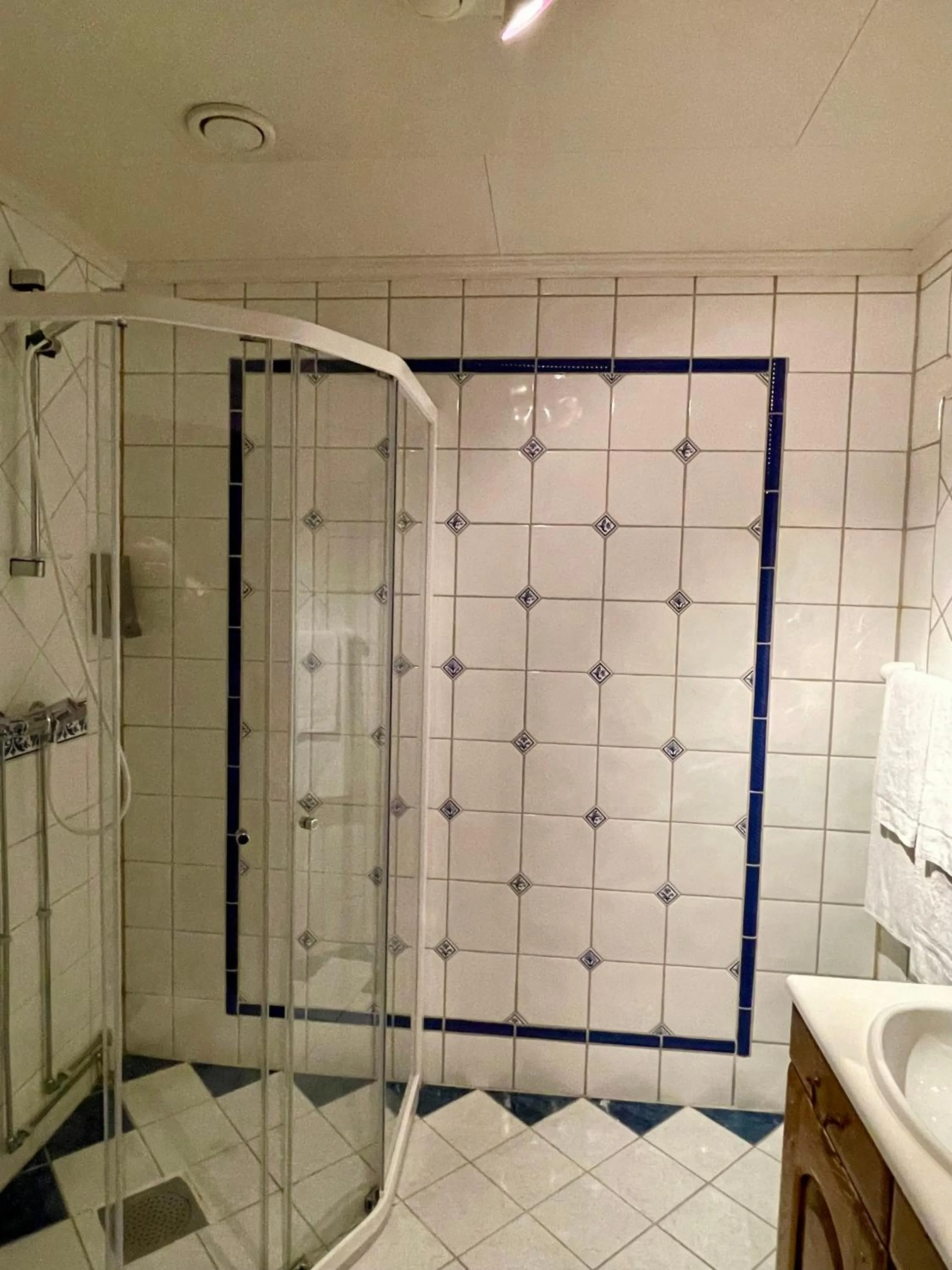 Shower in Anker Brygge