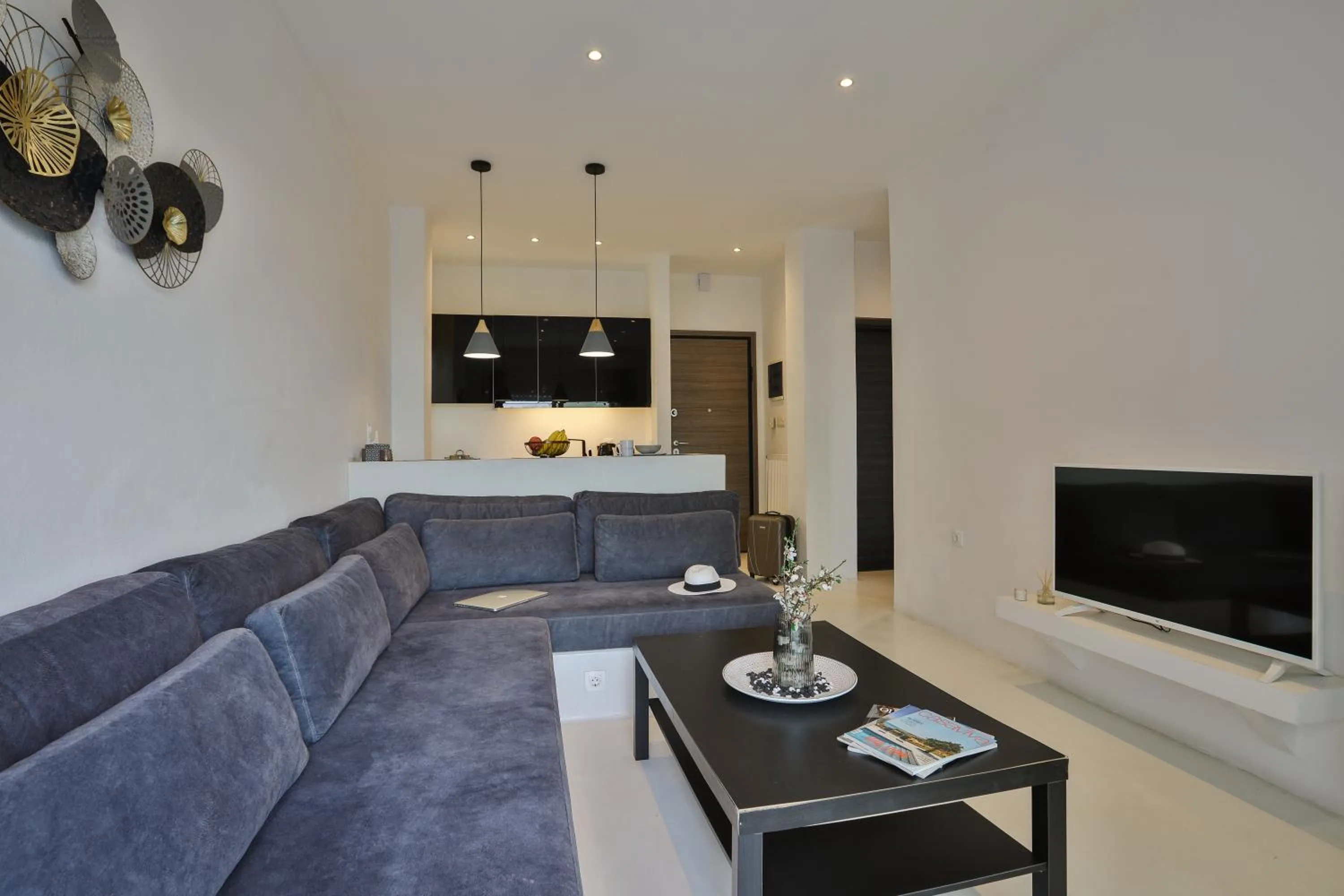 Property building in Penthouse & apartments by the Sea airport Airstay