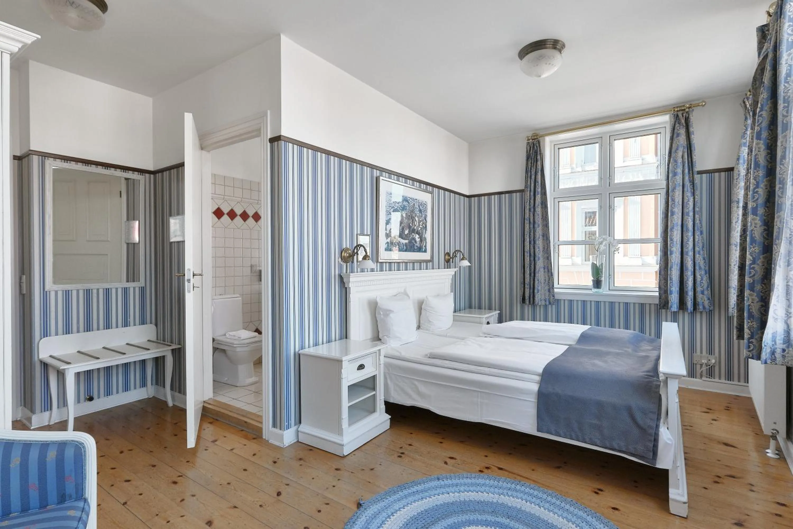 Bedroom, Bed in Hotel Ærø