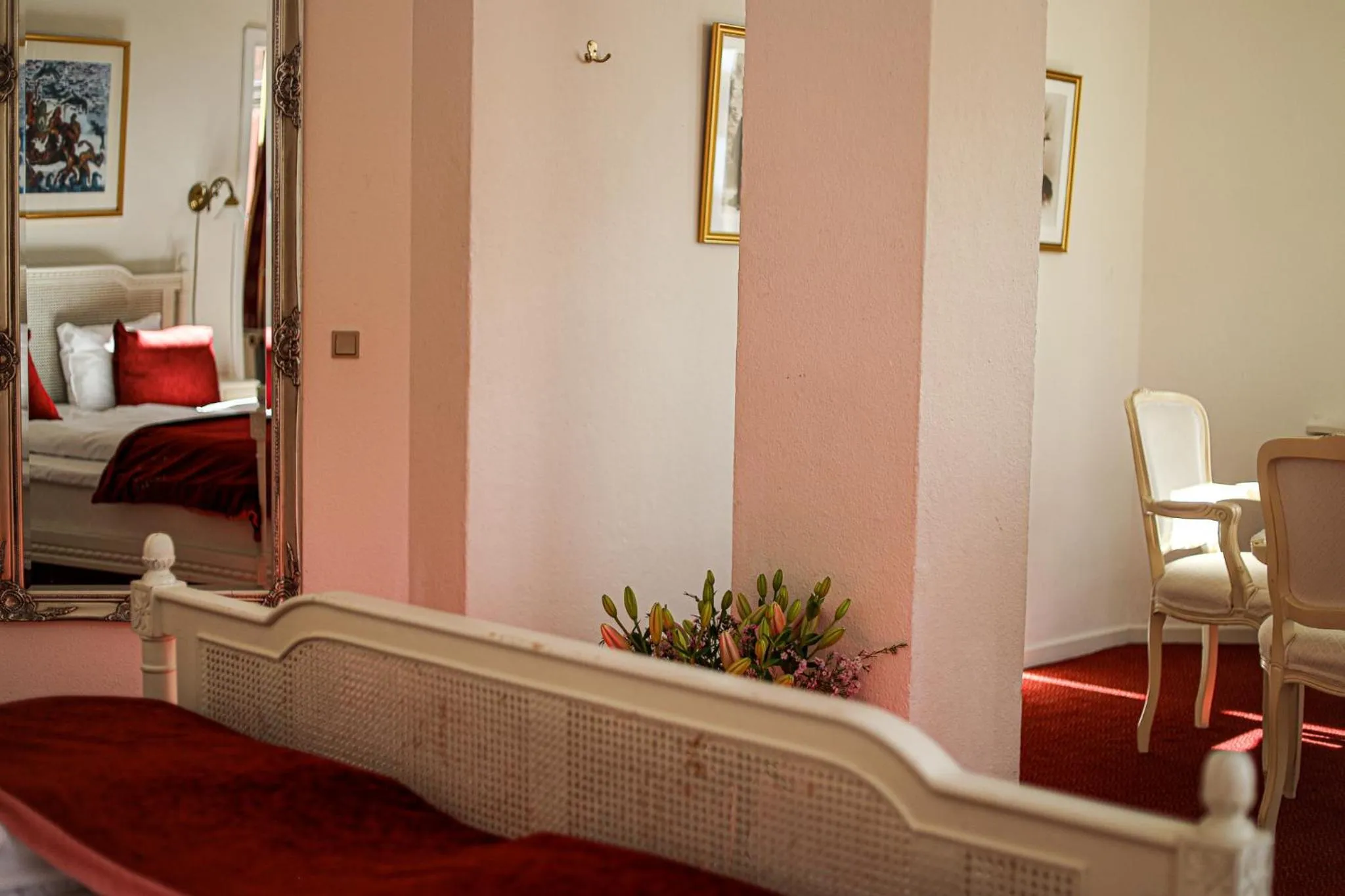 Seating area, Bed in Hotel Ærø