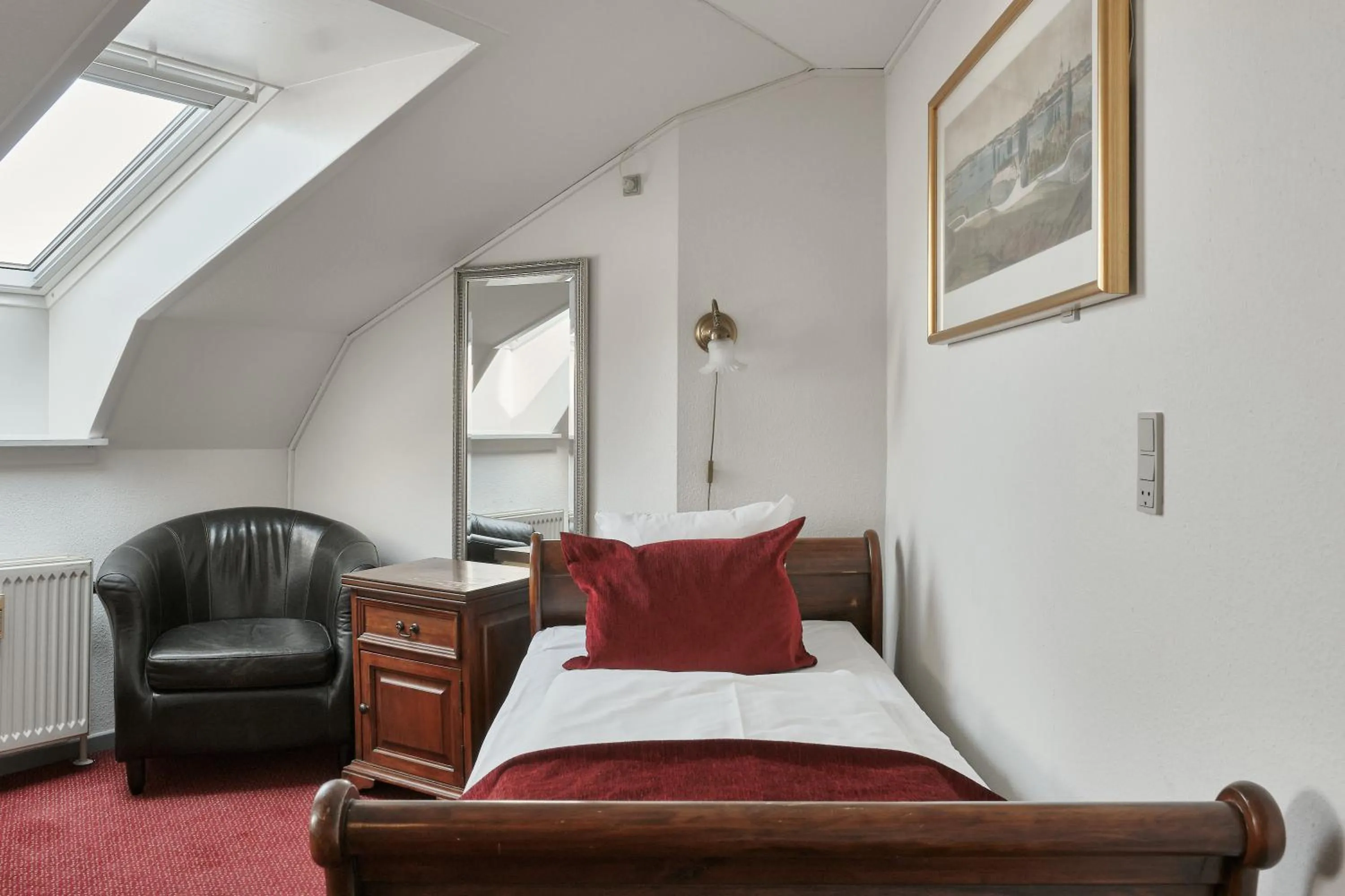 Bedroom, Bed in Hotel Ærø