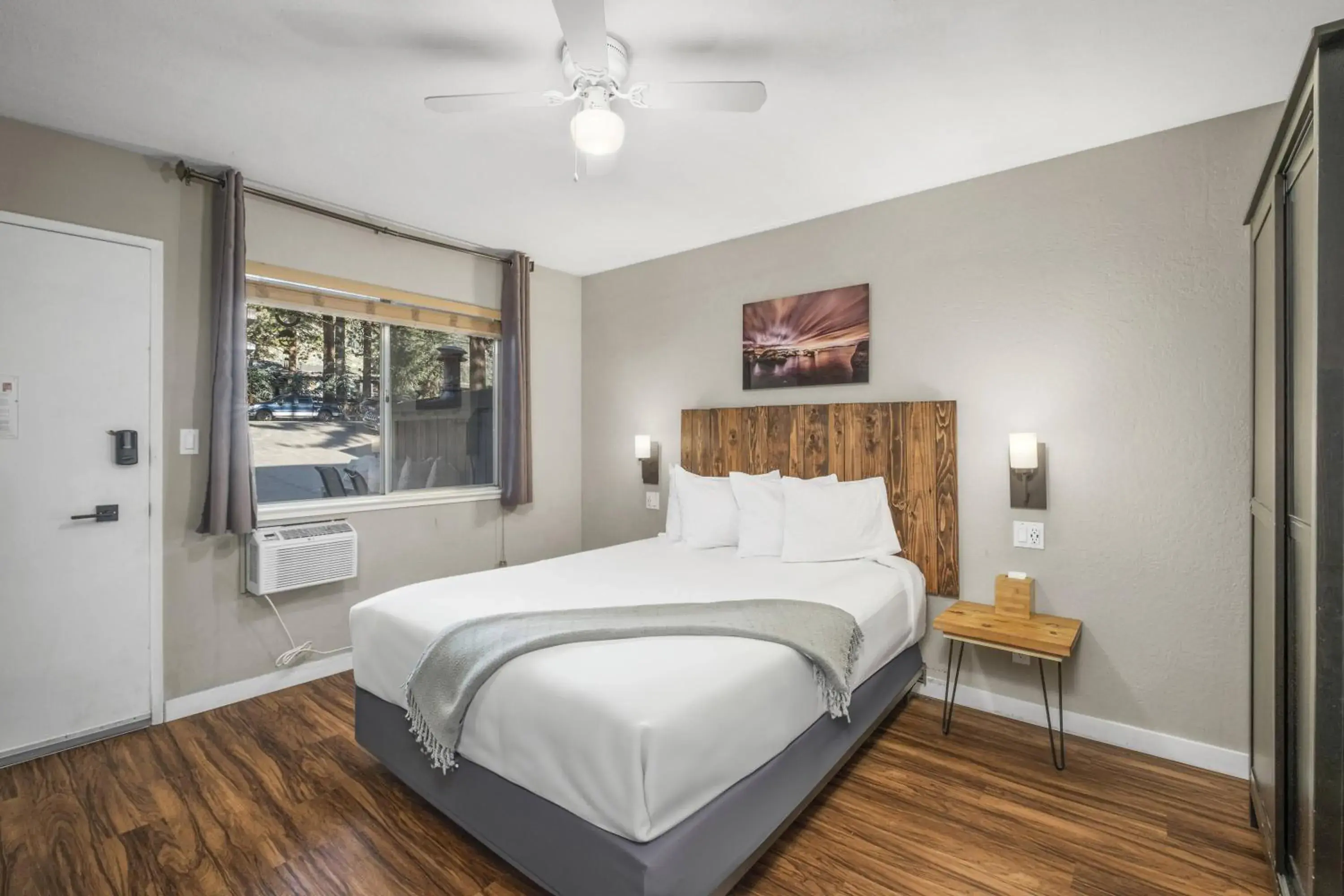 Wheelchair accessible single room in Resthaven Tahoe Wheelchair accessible single room in Resthaven Tahoe