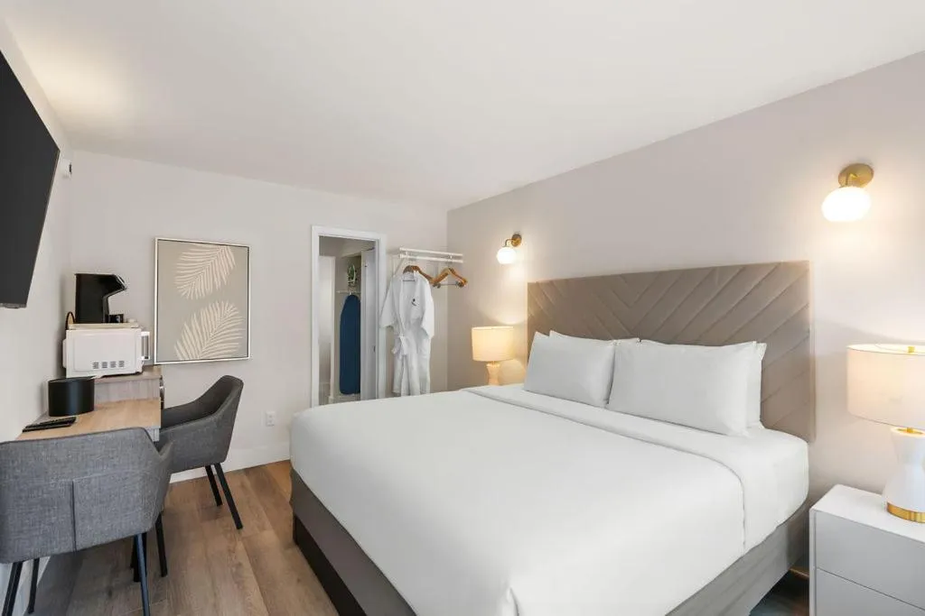 Bedroom, Bed in The Garden Hotel & Resort