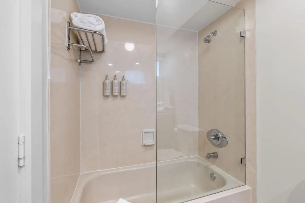 Shower in The Garden Hotel & Resort