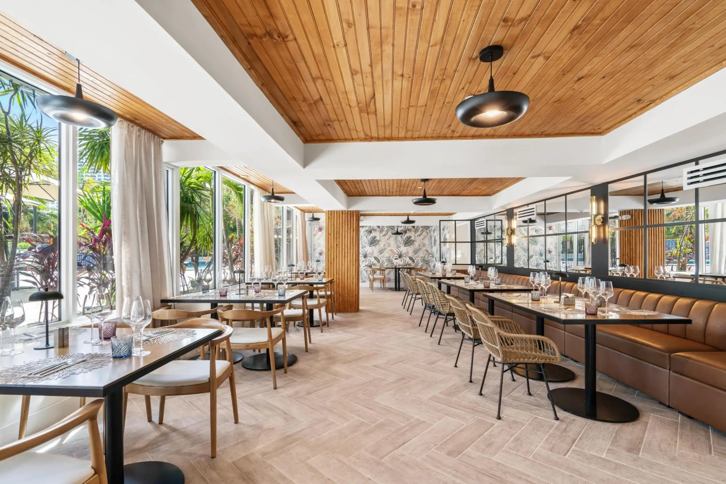 Restaurant/places to eat in The Garden Hotel & Resort Restaurant/places to eat in The Garden Hotel & Resort