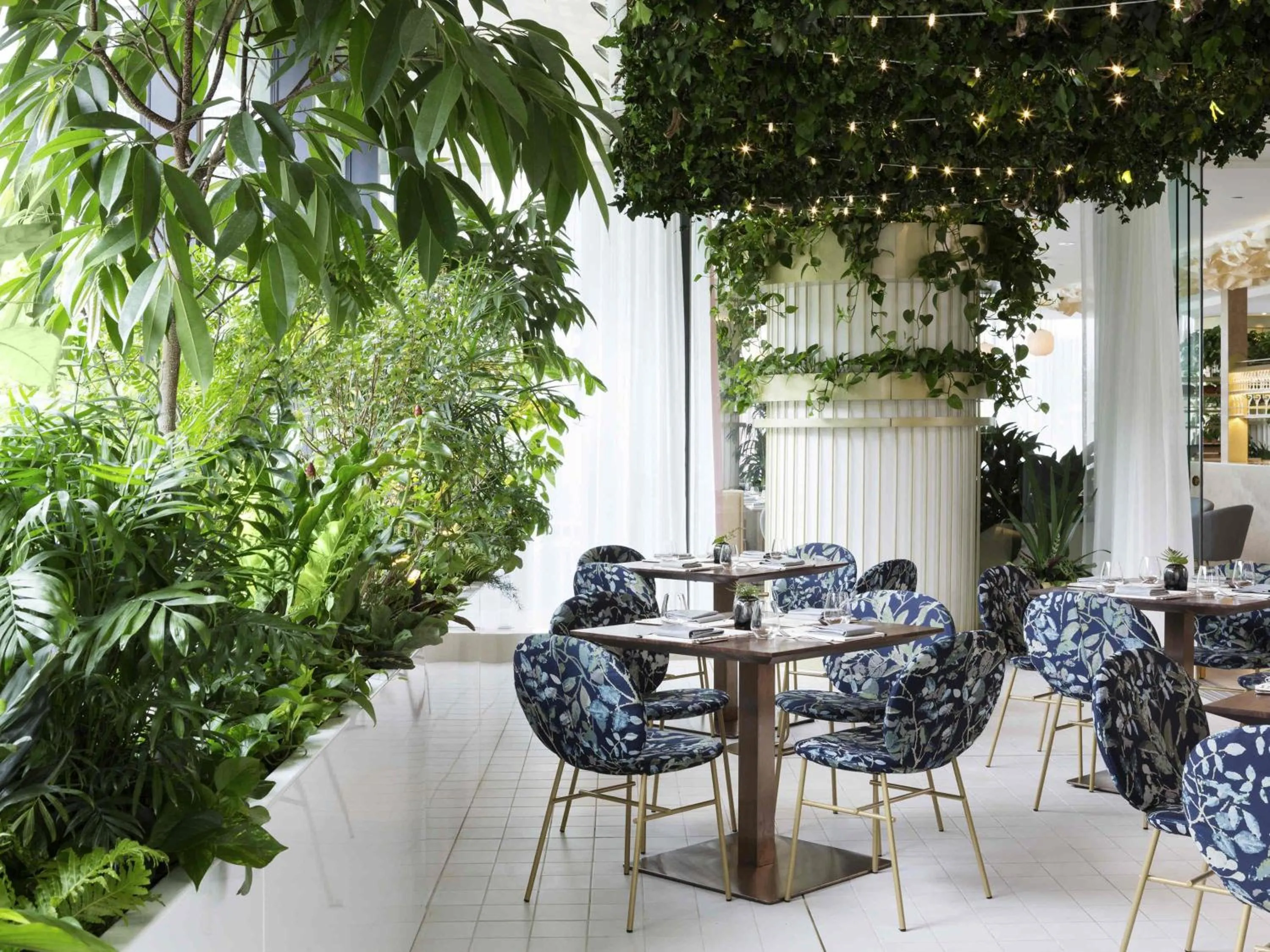 Restaurant/places to eat in Fairmont Pacific Rim