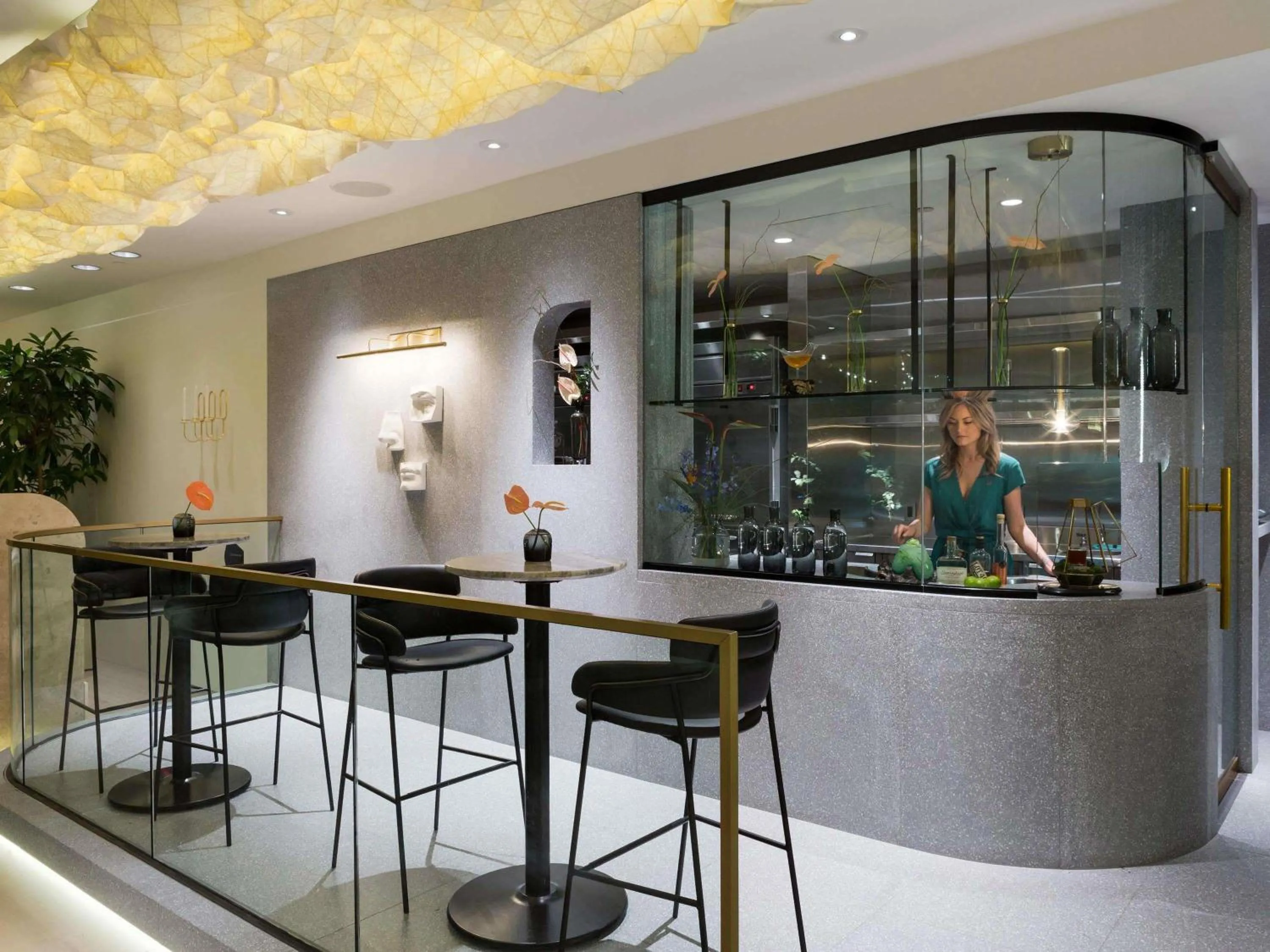 Lounge or bar in Fairmont Pacific Rim