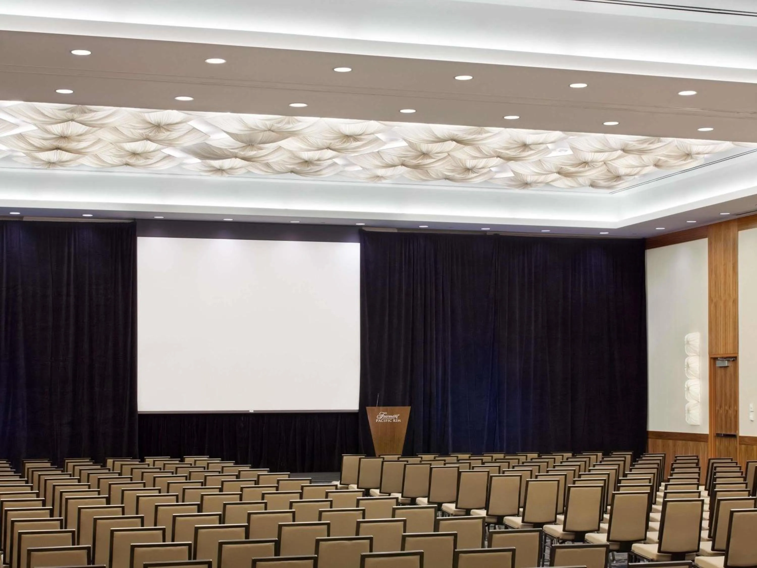 Meeting/conference room in Fairmont Pacific Rim