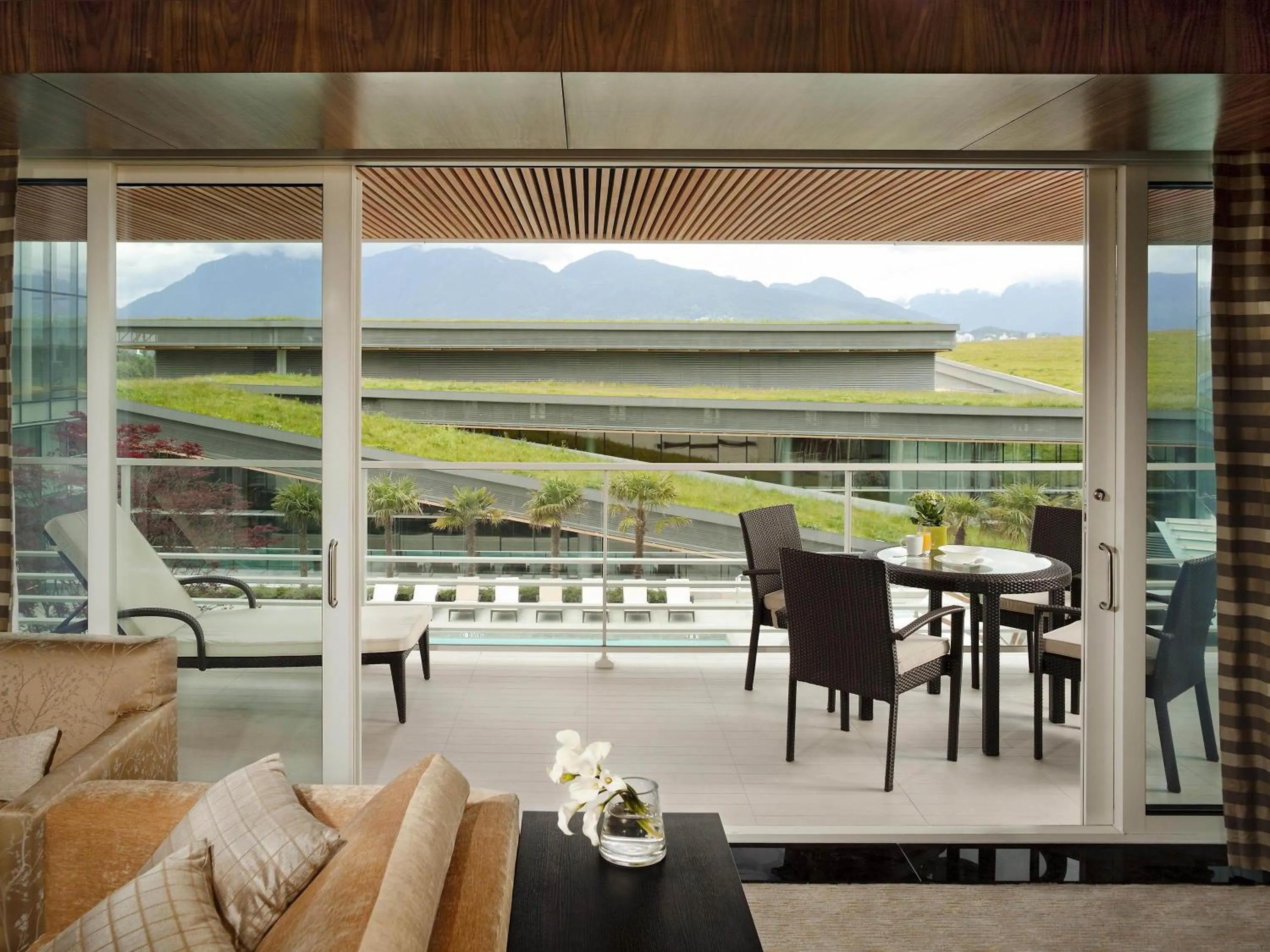 Photo of the whole room in Fairmont Pacific Rim