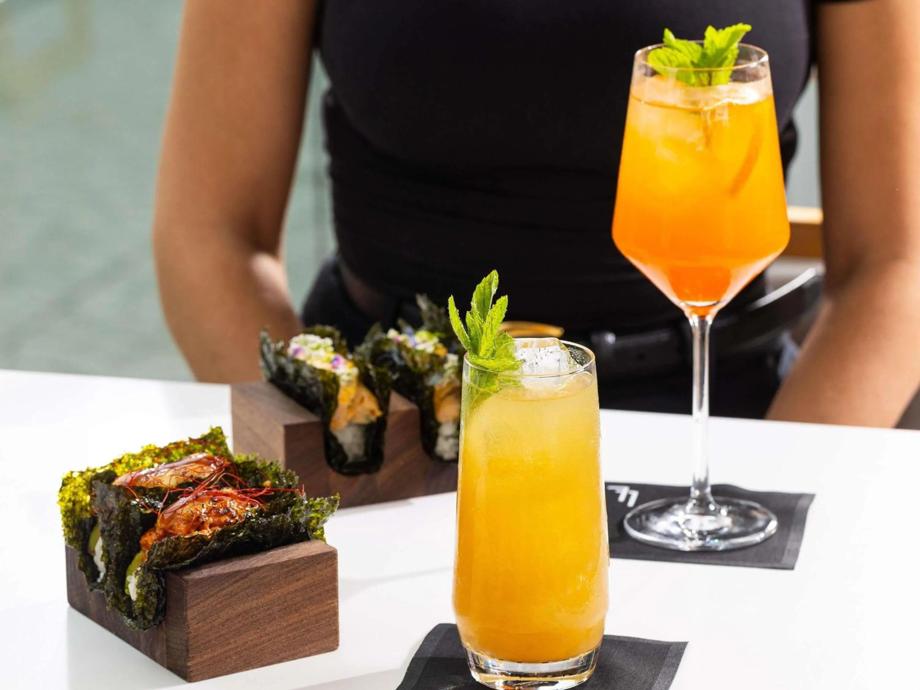 Lounge or bar in Fairmont Pacific Rim