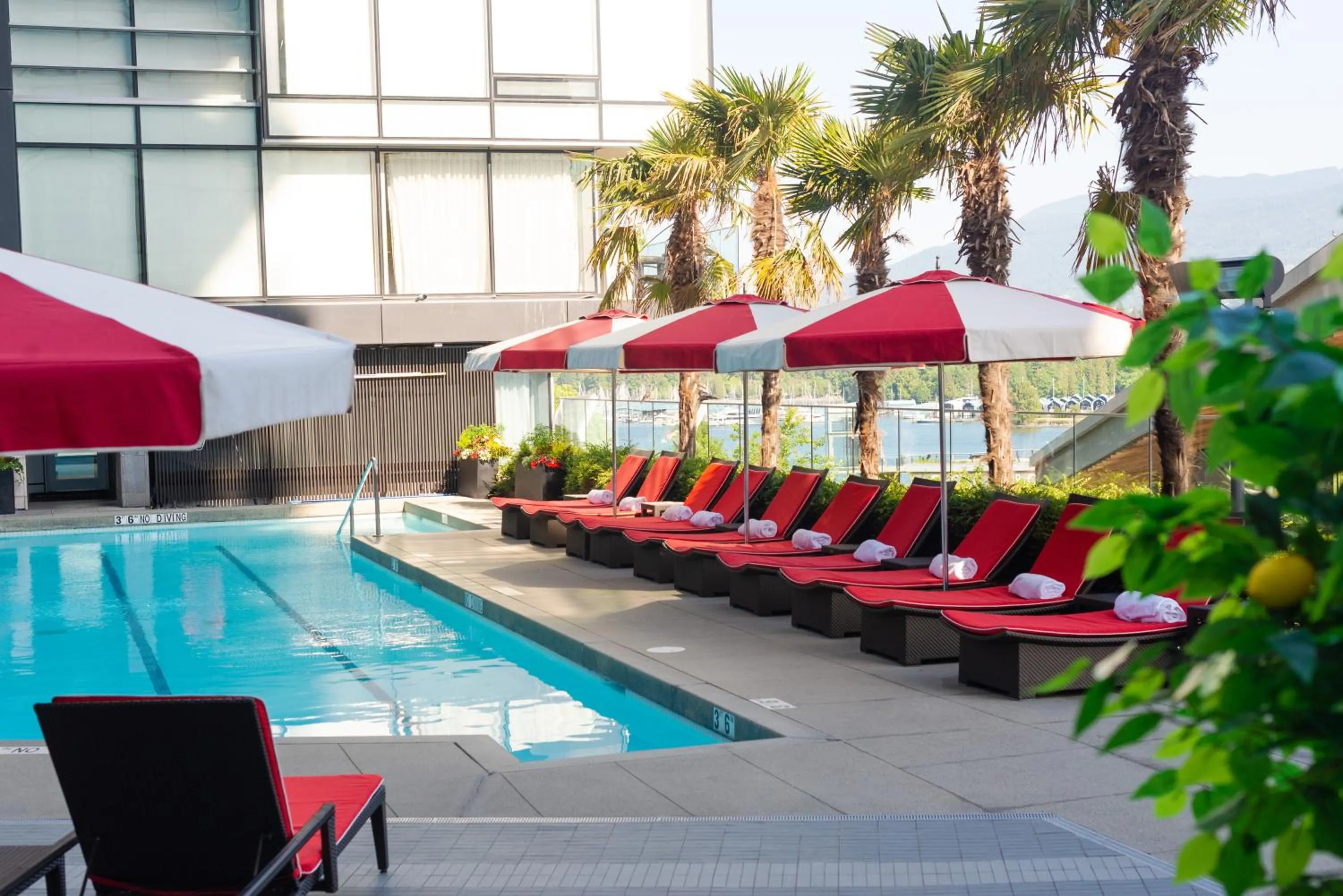 Swimming pool in Fairmont Pacific Rim