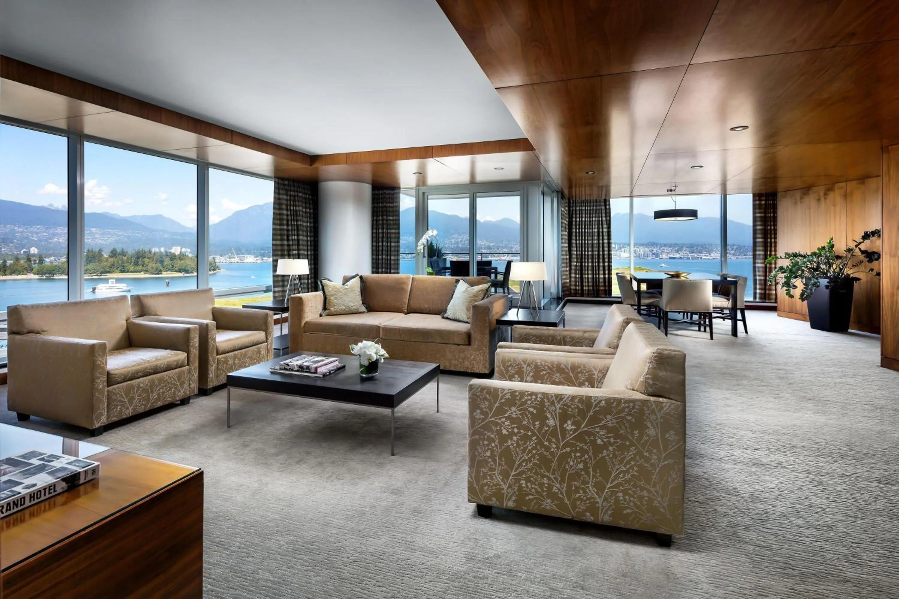 Living room in Fairmont Pacific Rim
