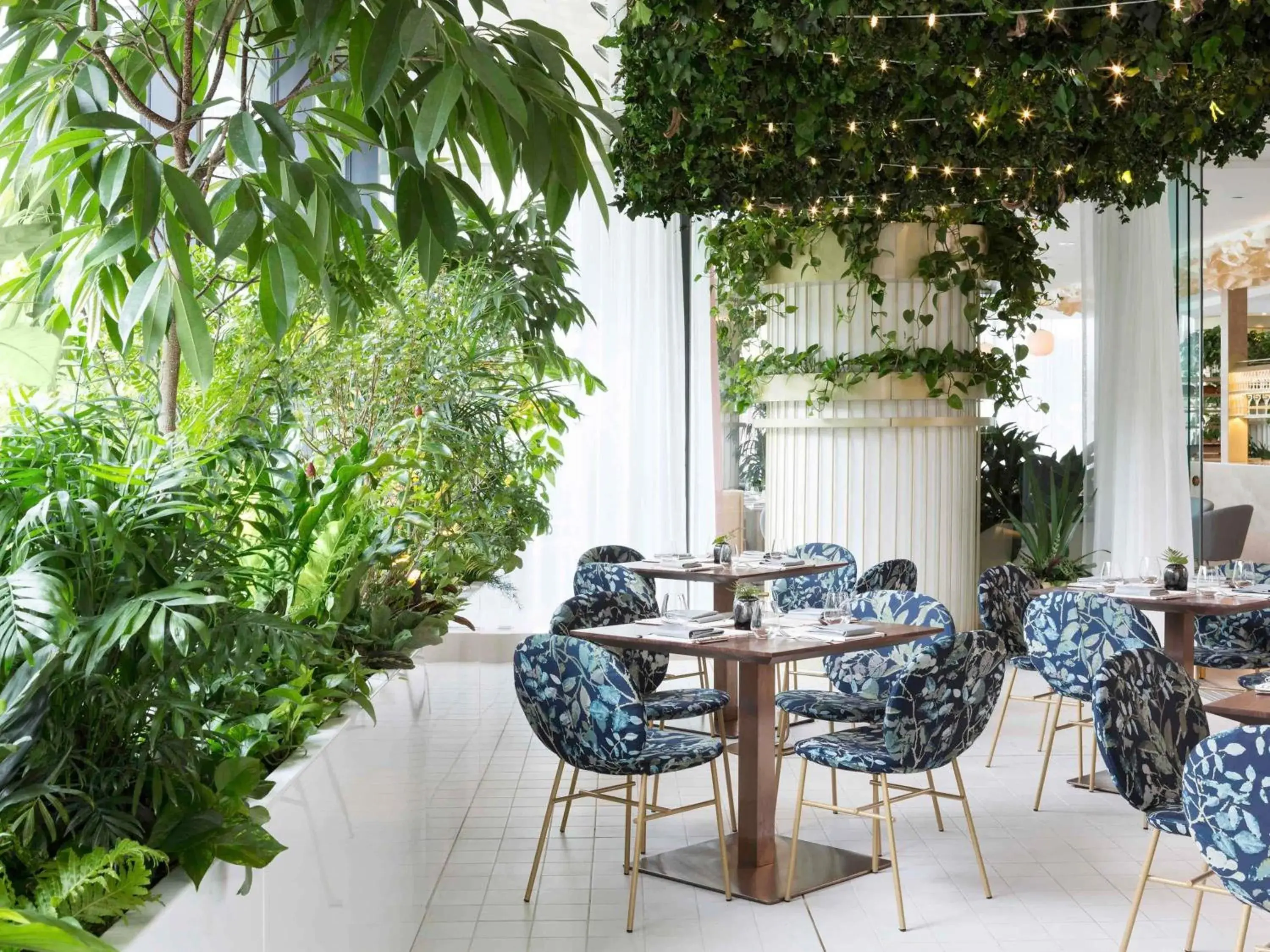 Restaurant/places to eat in Fairmont Pacific Rim Restaurant/places to eat in Fairmont Pacific Rim